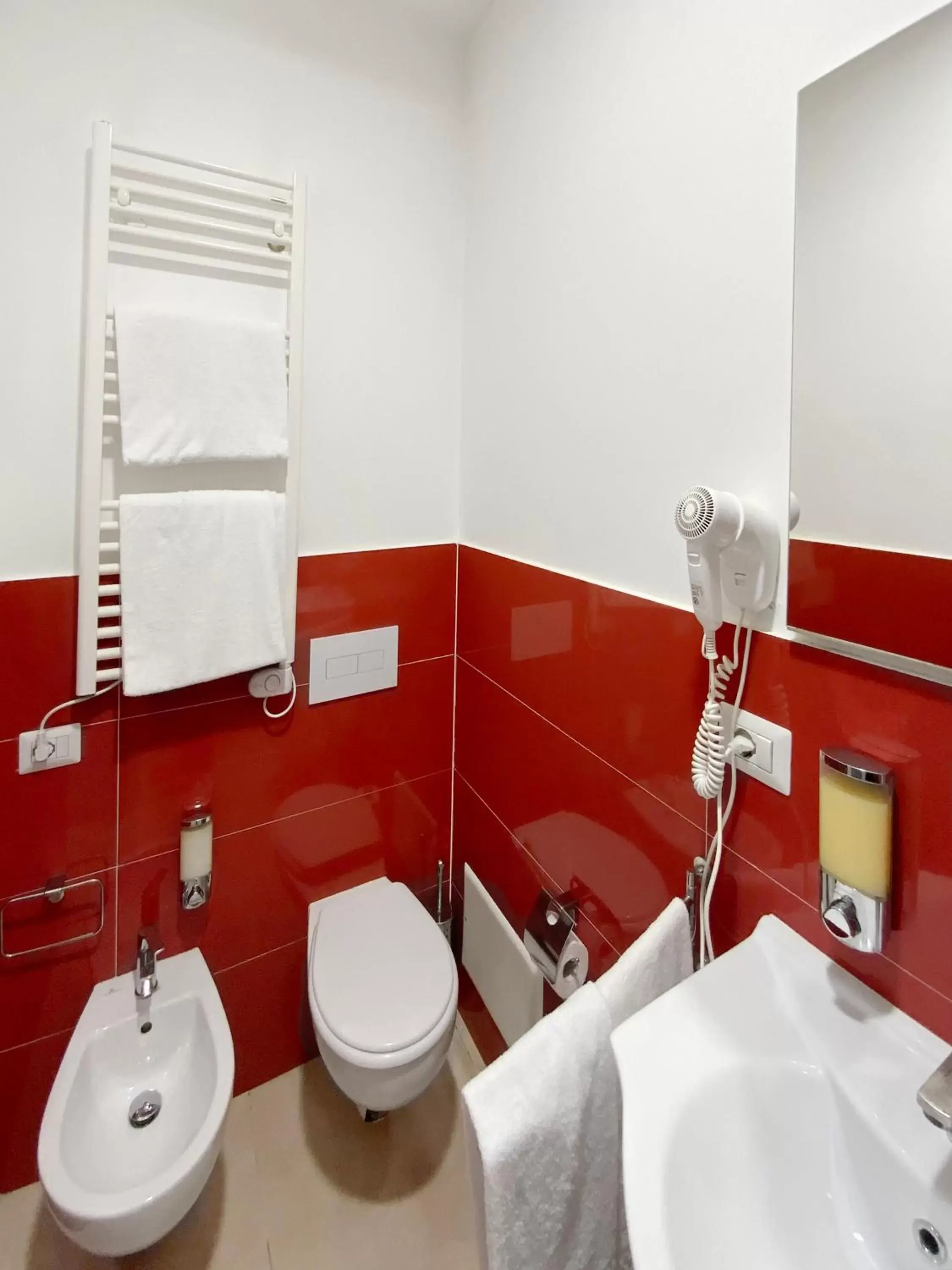 Toilet, Bathroom in Roma Resort Colosseum