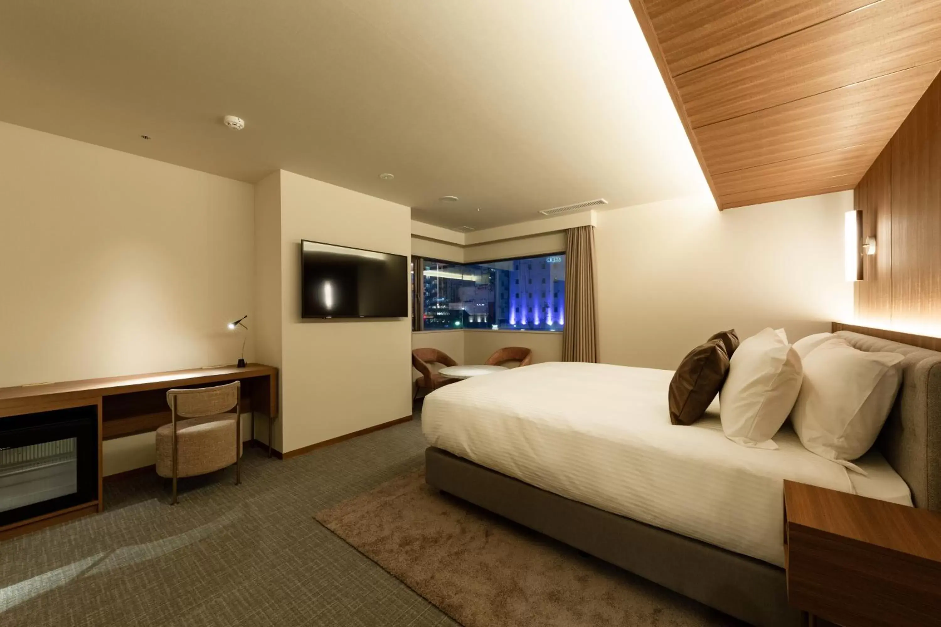 Photo of the whole room, Bed in The OneFive Villa Fukuoka