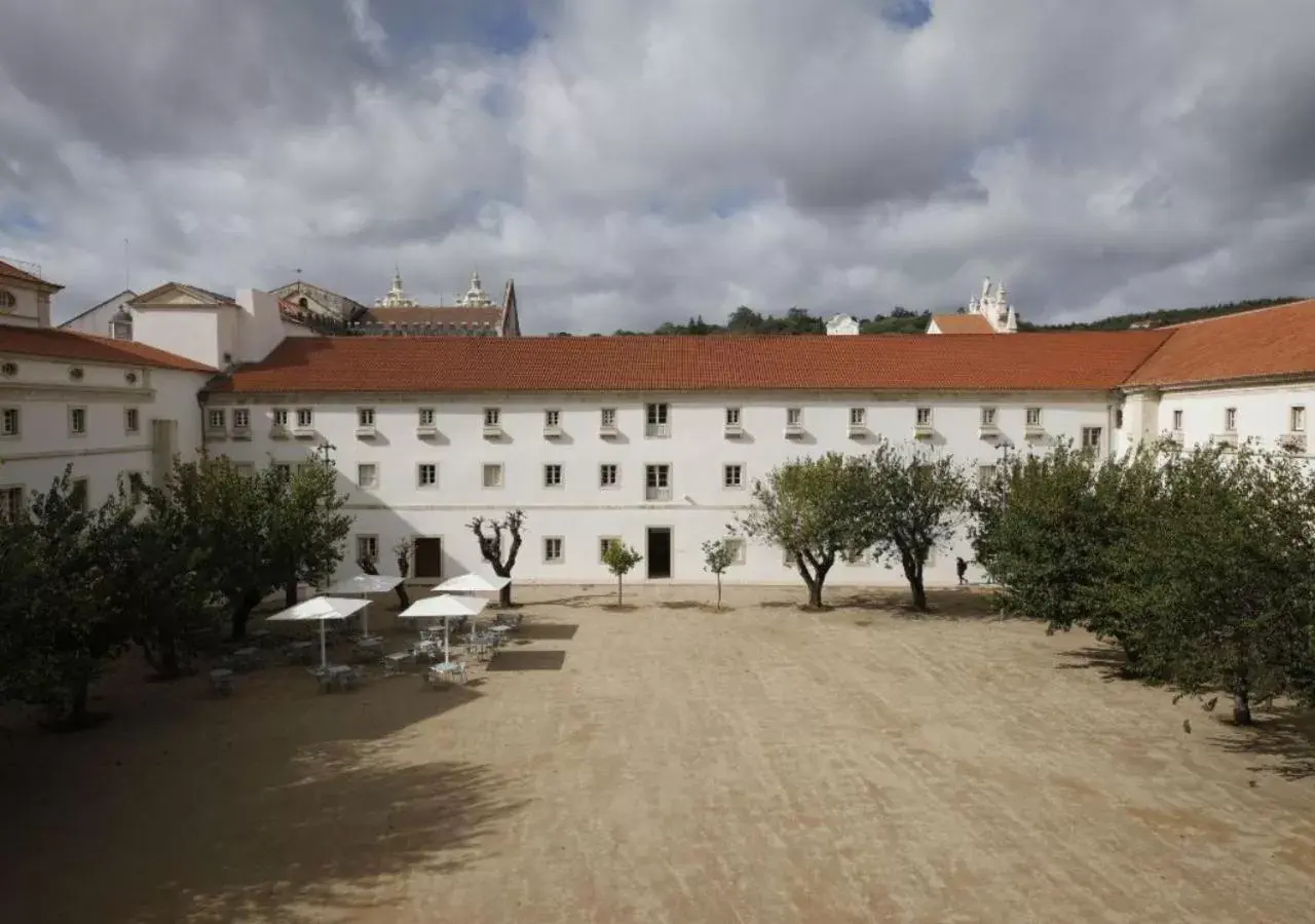 Property Building in Montebelo Mosteiro de Alcobaça Historic Hotel