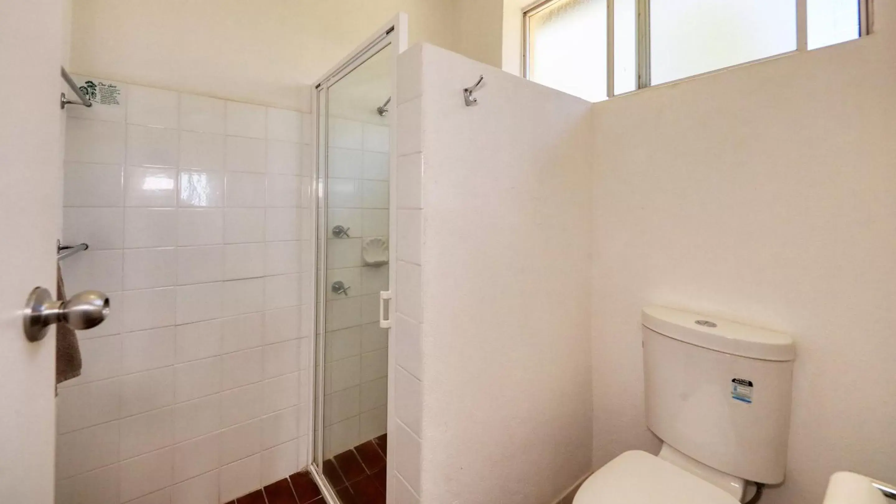 Bathroom in Bishops Lodge Narrandera