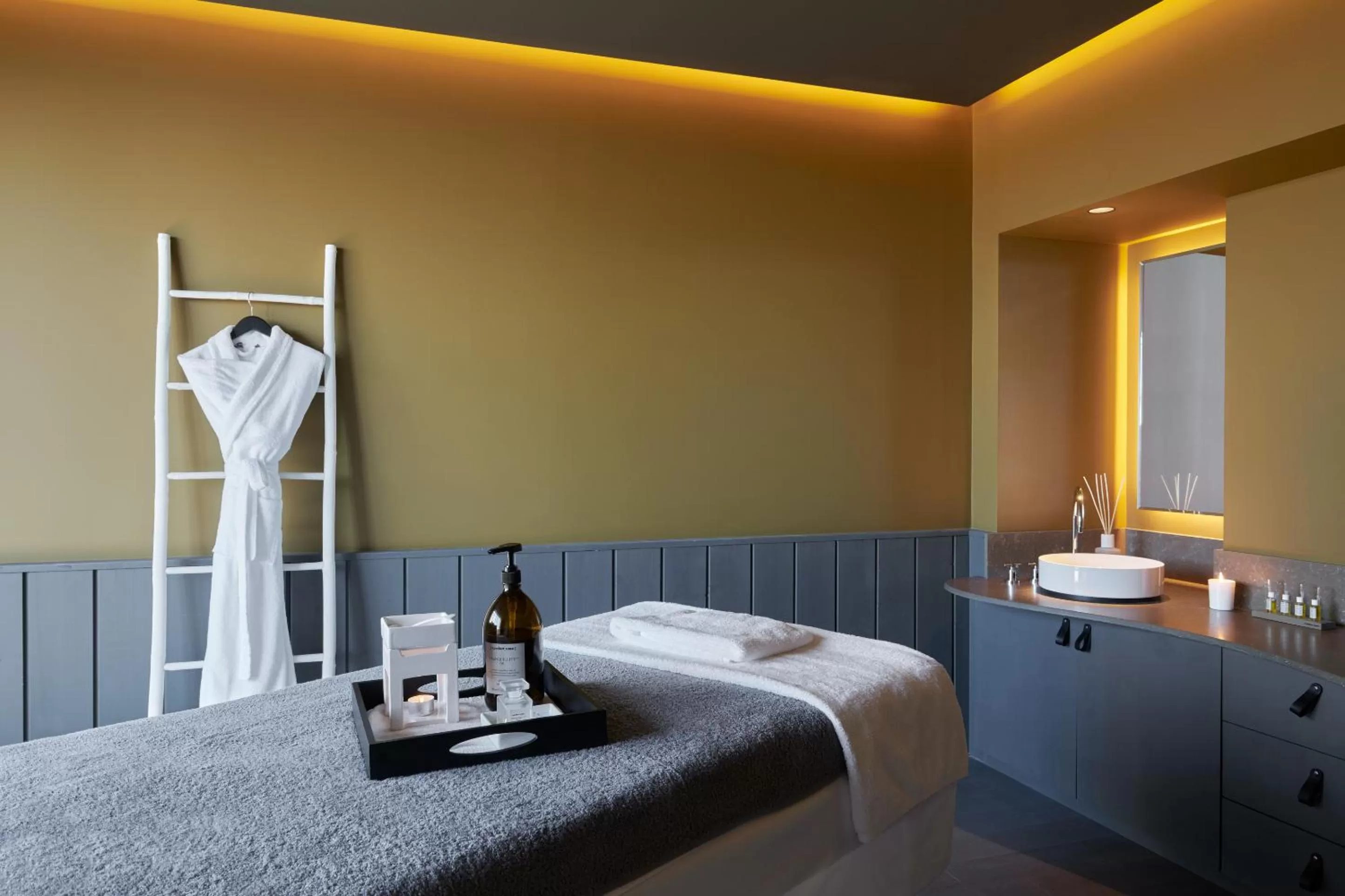 Massage, Bed in Hôtel Plage Palace & Spa