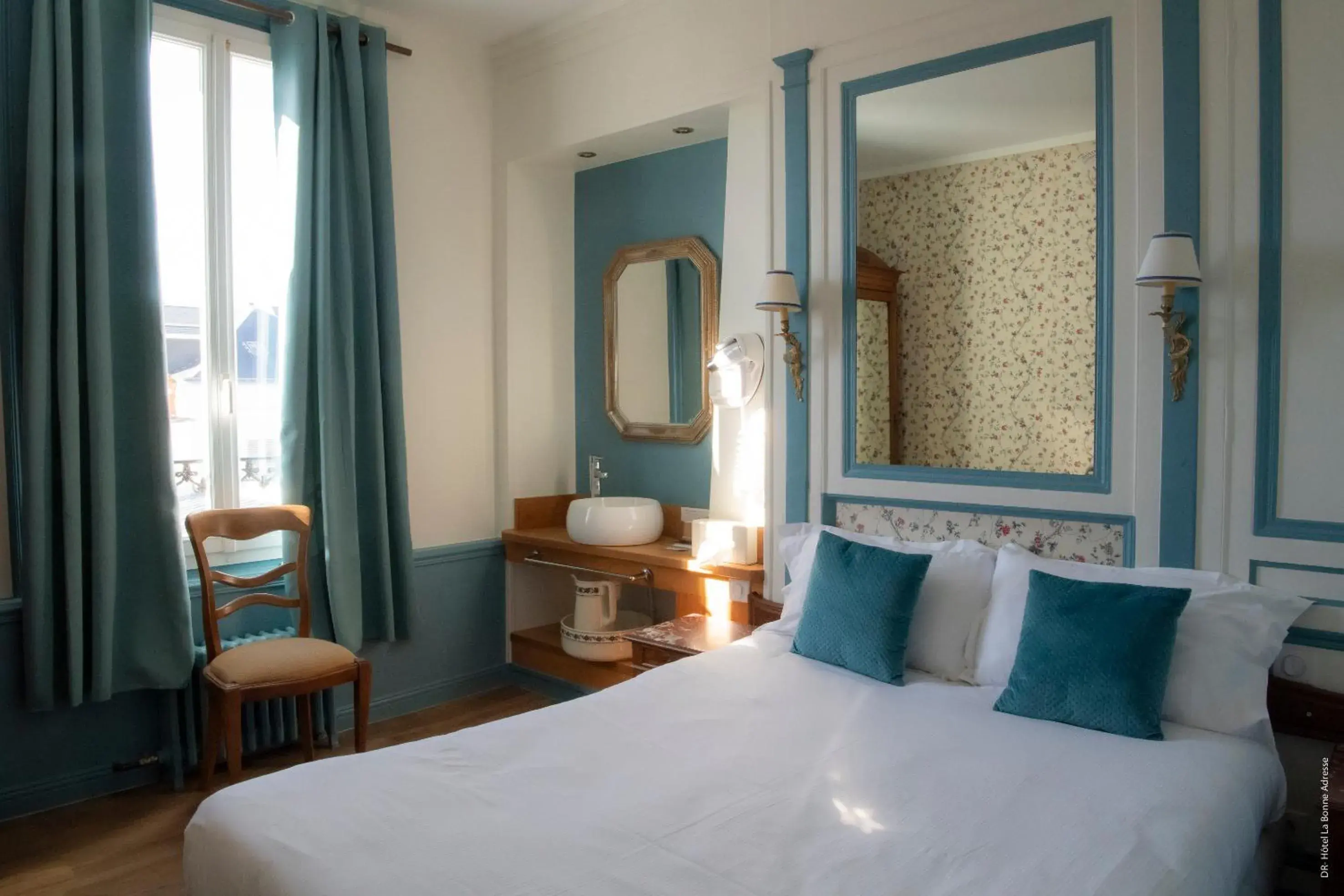 Bed in Hotel de Charme La Bonne Adresse