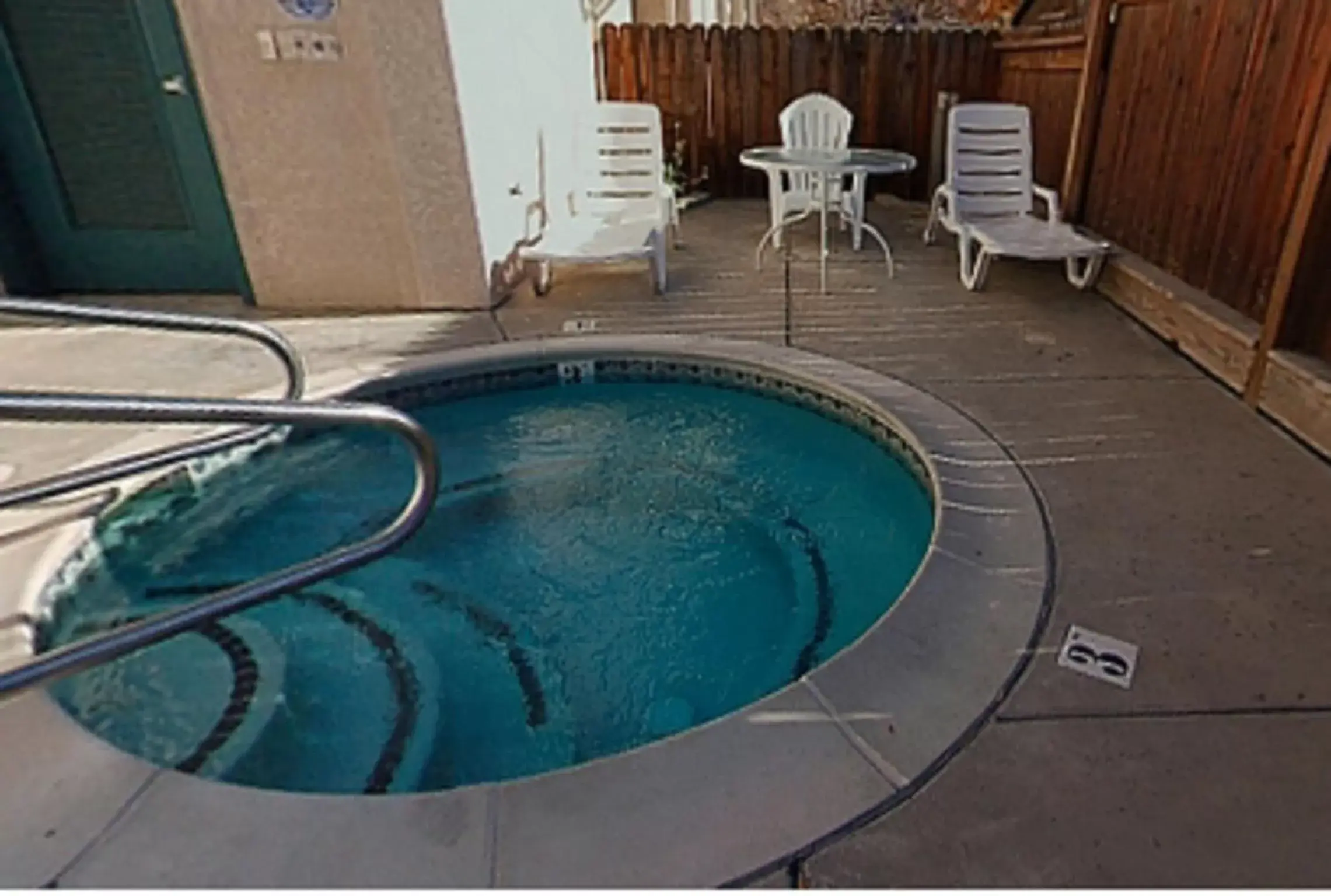 Hot Tub, Swimming Pool in Cloverdale Wine Country Inn & Suites