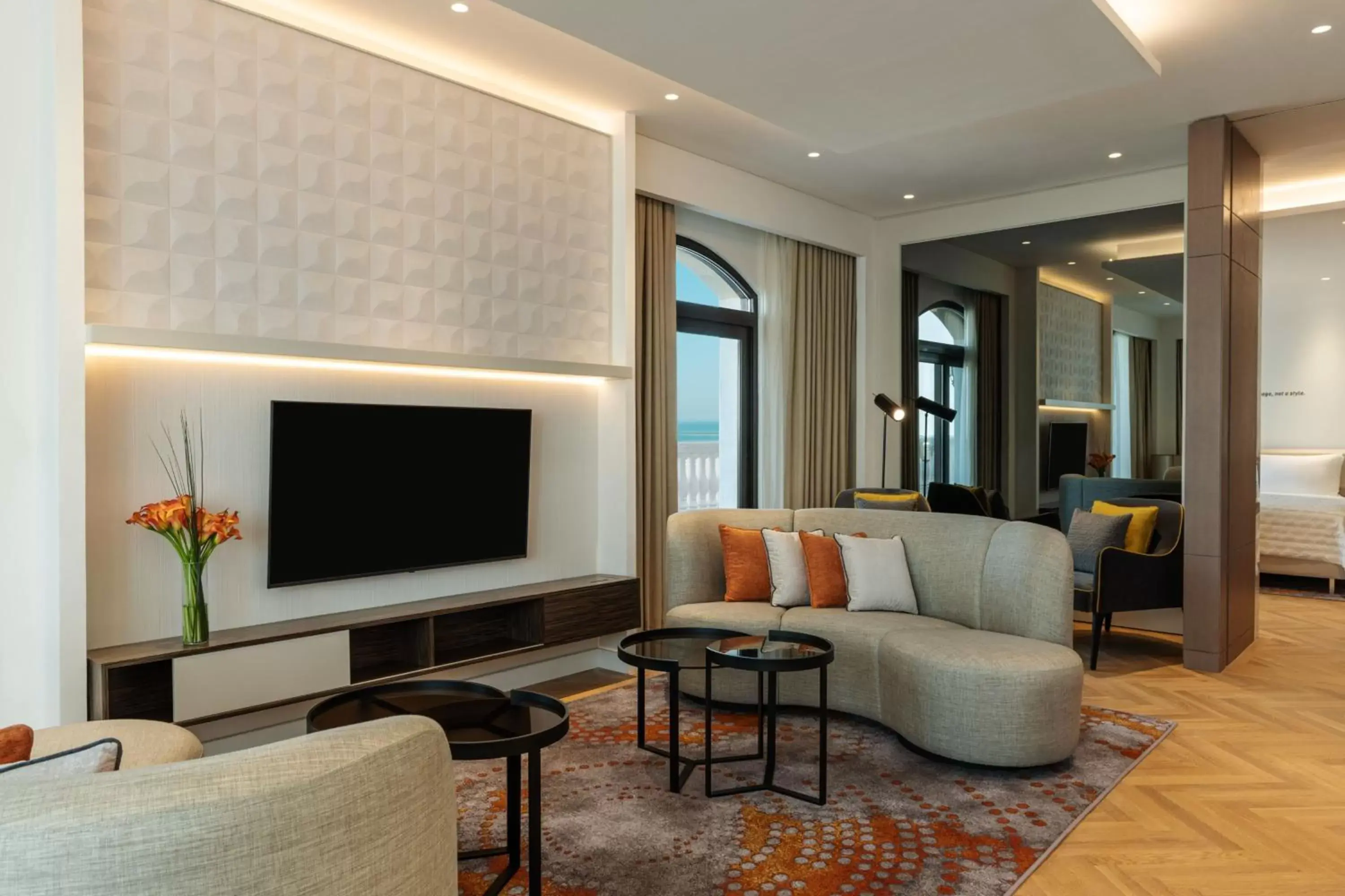 Living room, Seating Area in Le Royal Méridien Doha