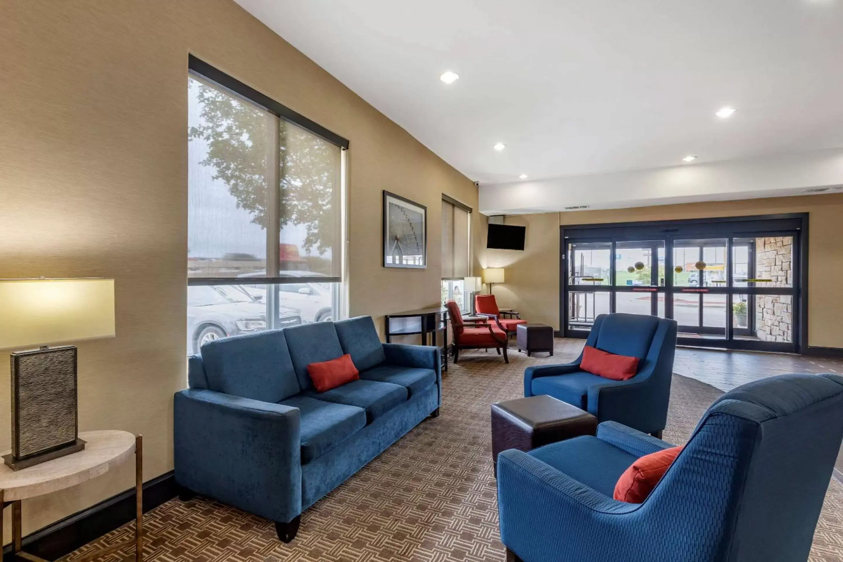 Lobby or reception, Seating Area in Comfort Suites West Dallas-Cockrell Hill