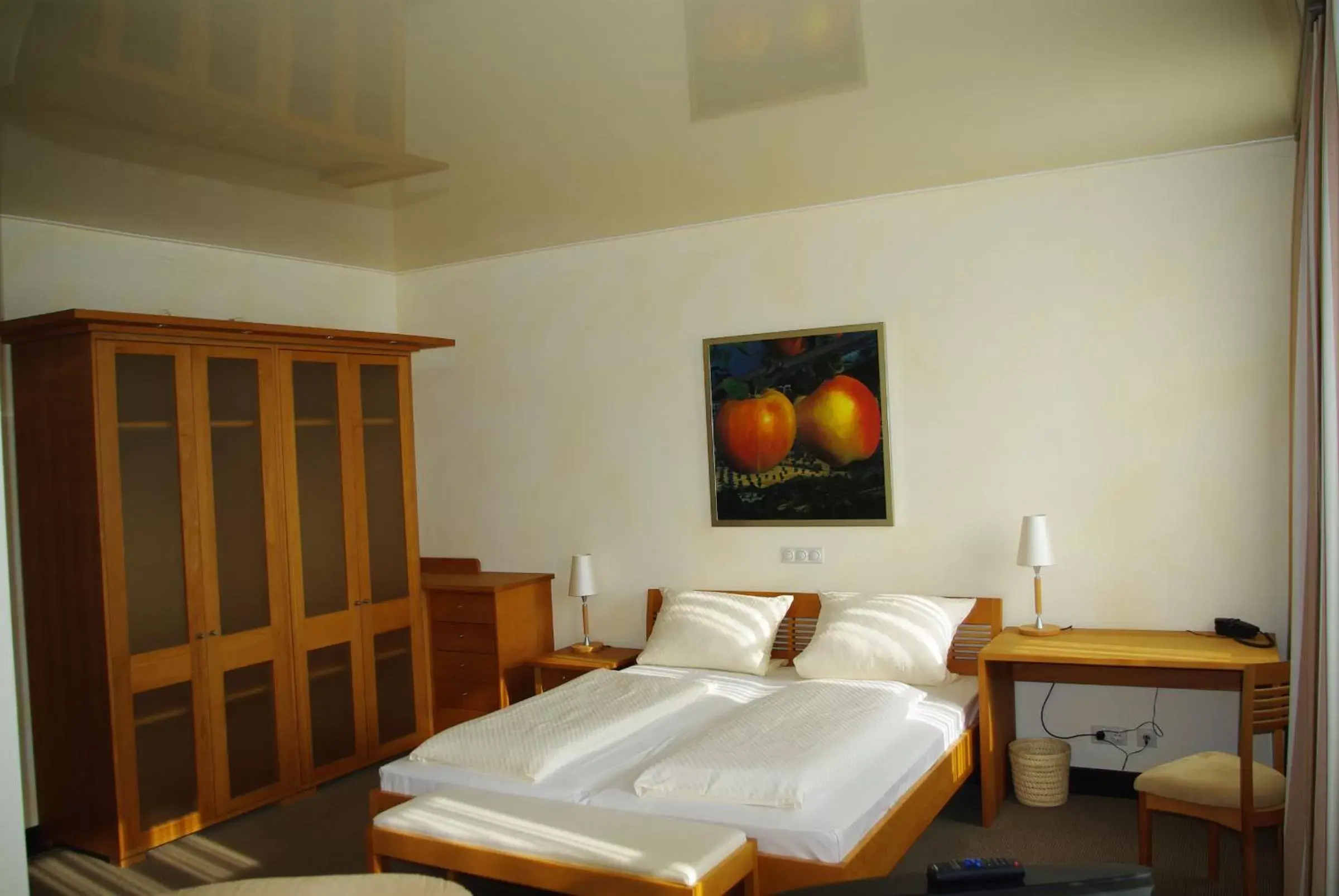 Photo of the whole room, Bed in Staffelsteiner Hof