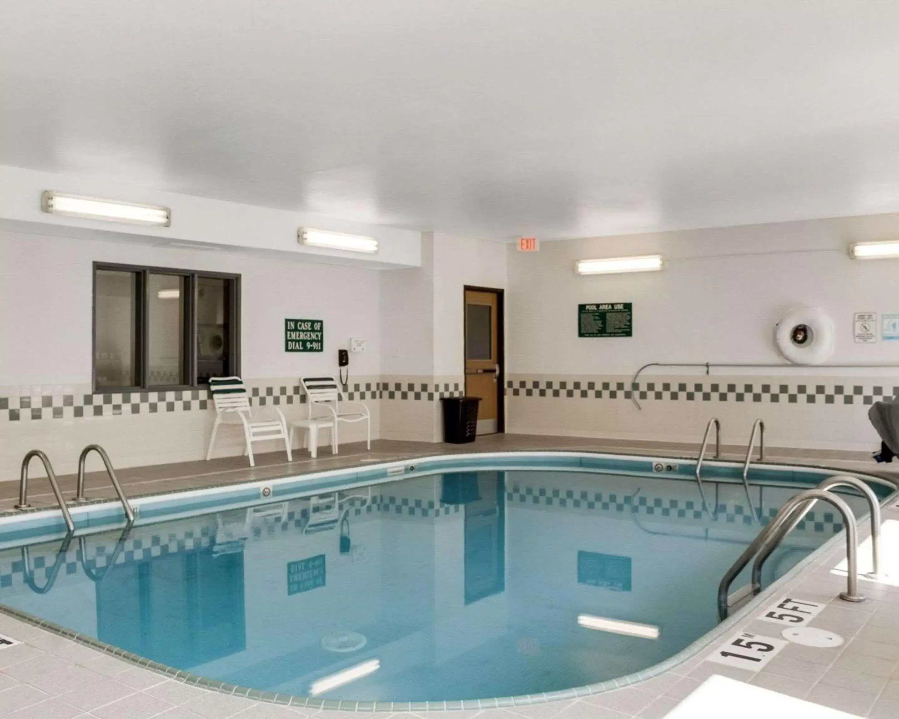 On site, Swimming Pool in Comfort Inn Jamestown