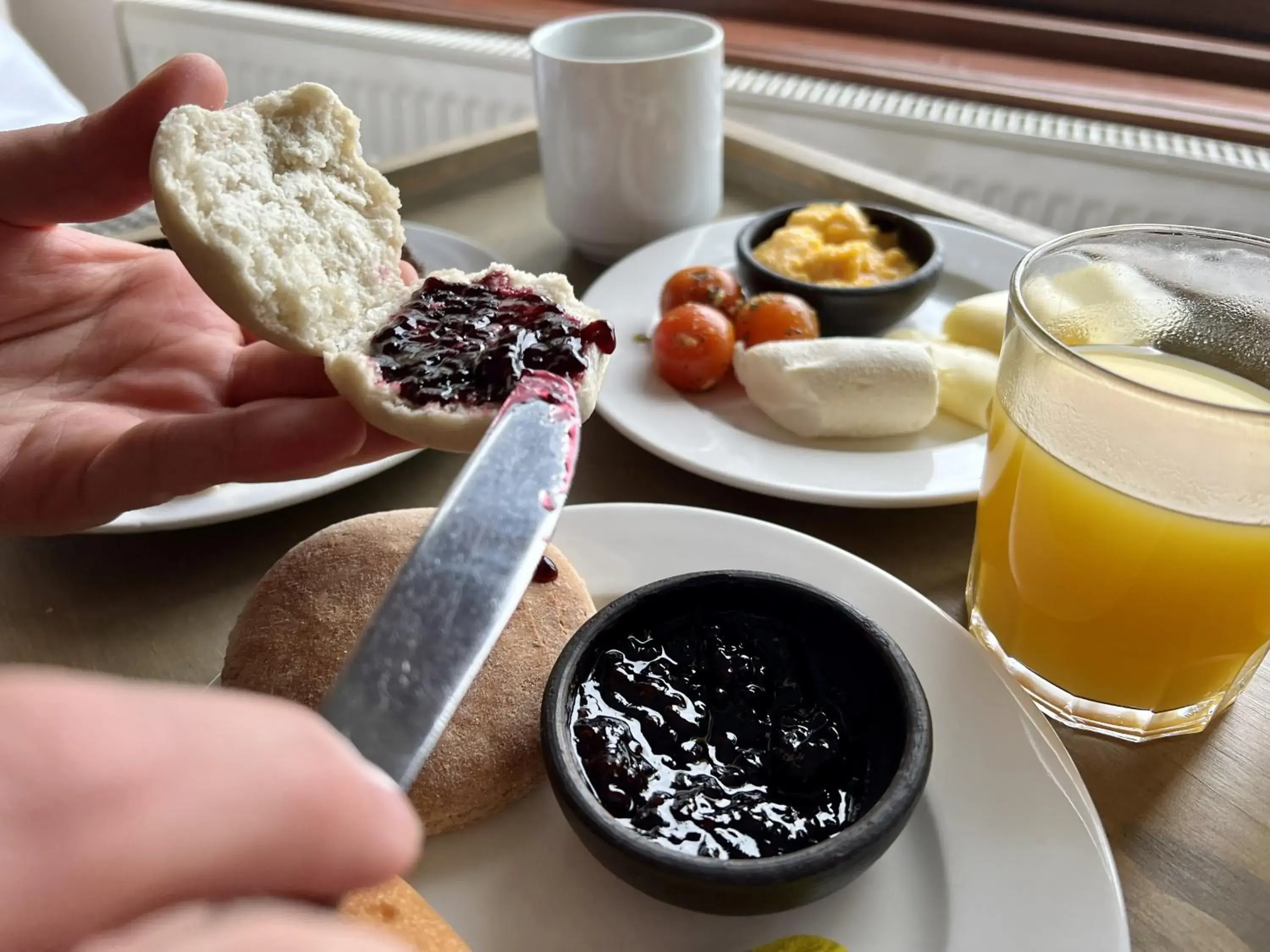 Breakfast in Hotel Cabaña Del Lago Puerto Varas Breakfast in Hotel Cabaña Del Lago Puerto Varas