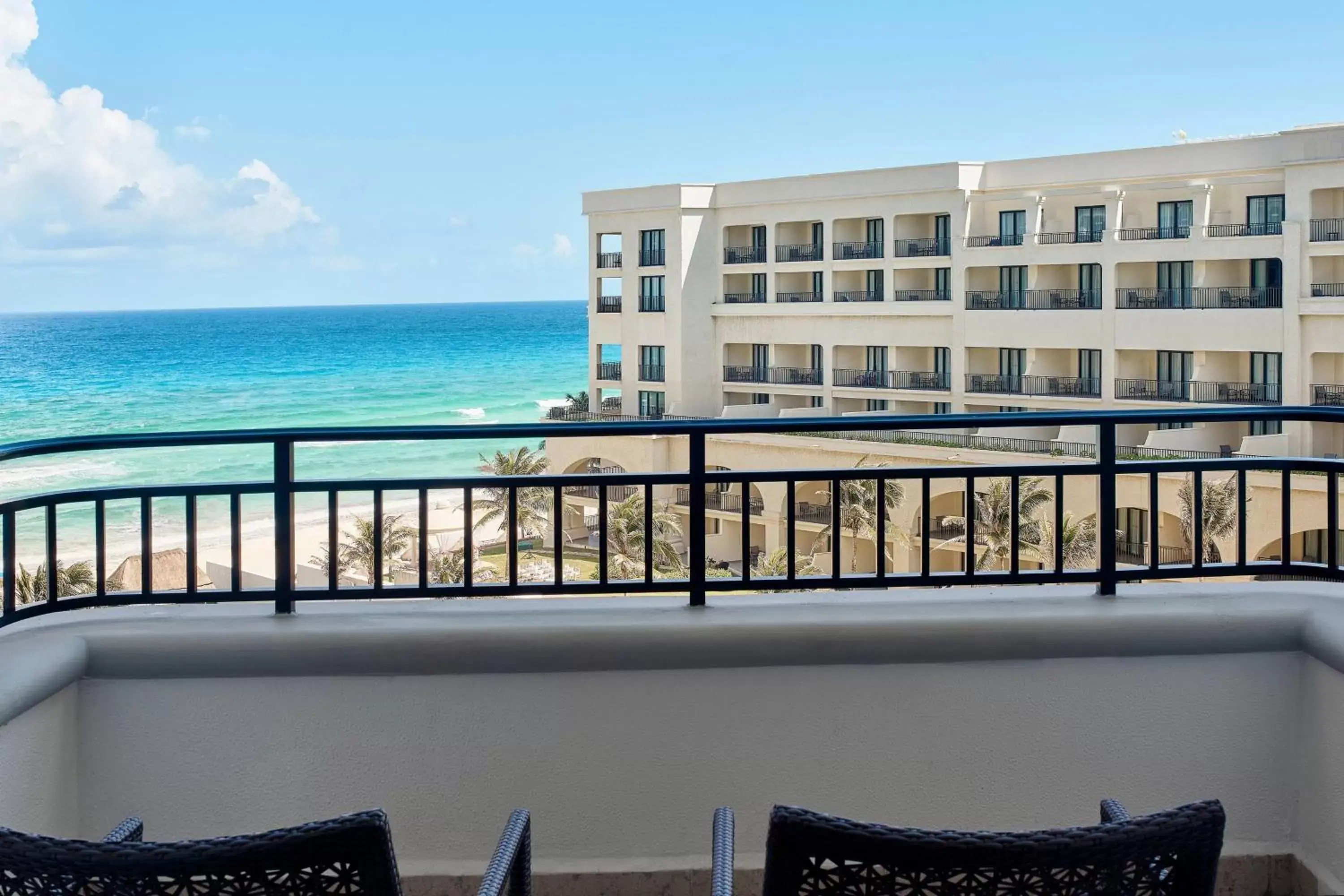 Photo of the whole room in JW Marriott Cancun Resort & Spa