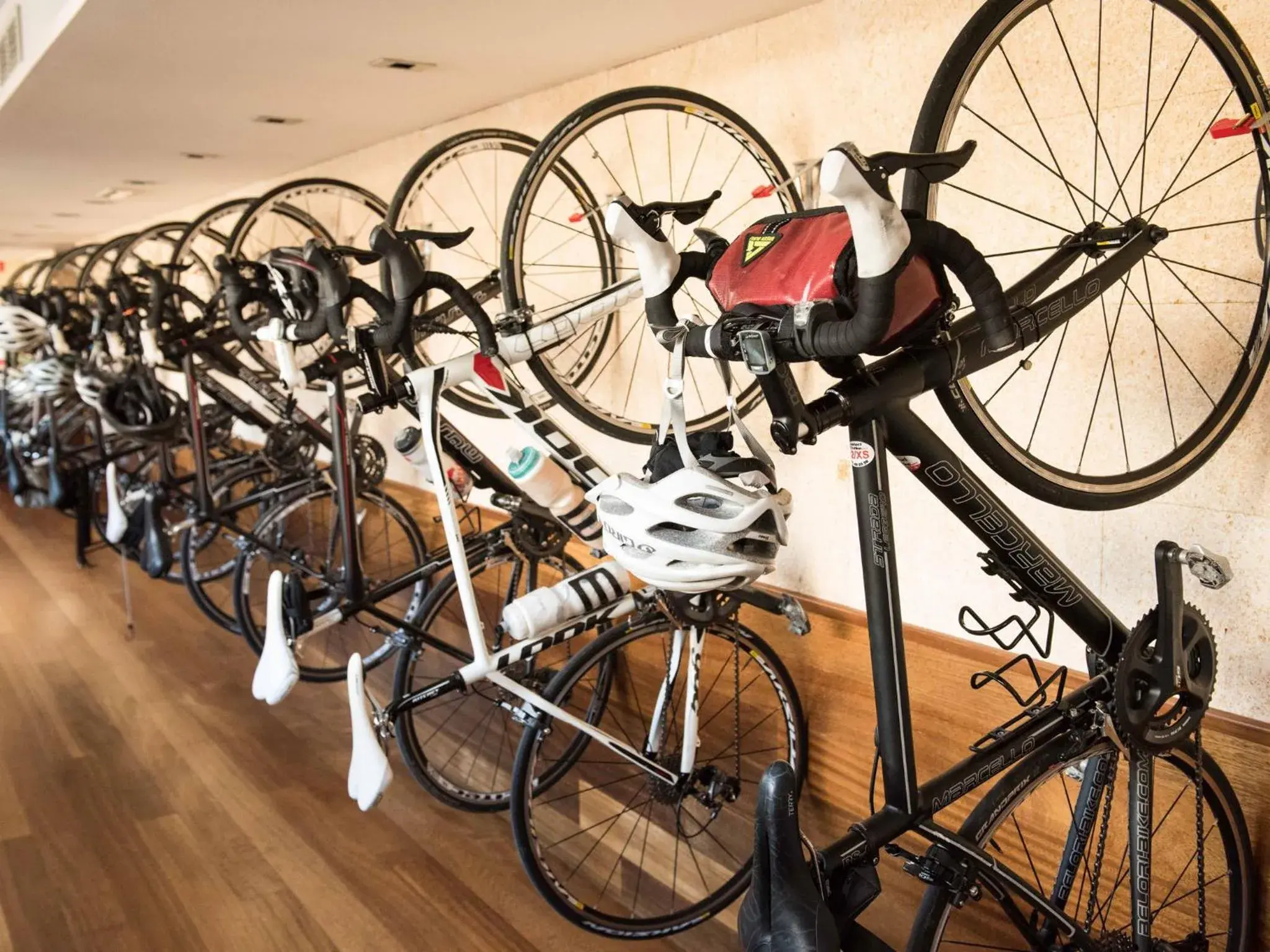 Cycling, Biking in Hotel Cala Sant Vicenc - Adults Only