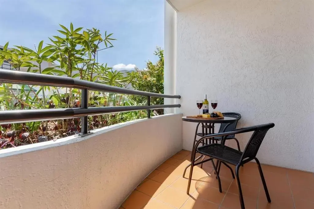 Patio, Balcony/Terrace in Mid City Luxury Suites