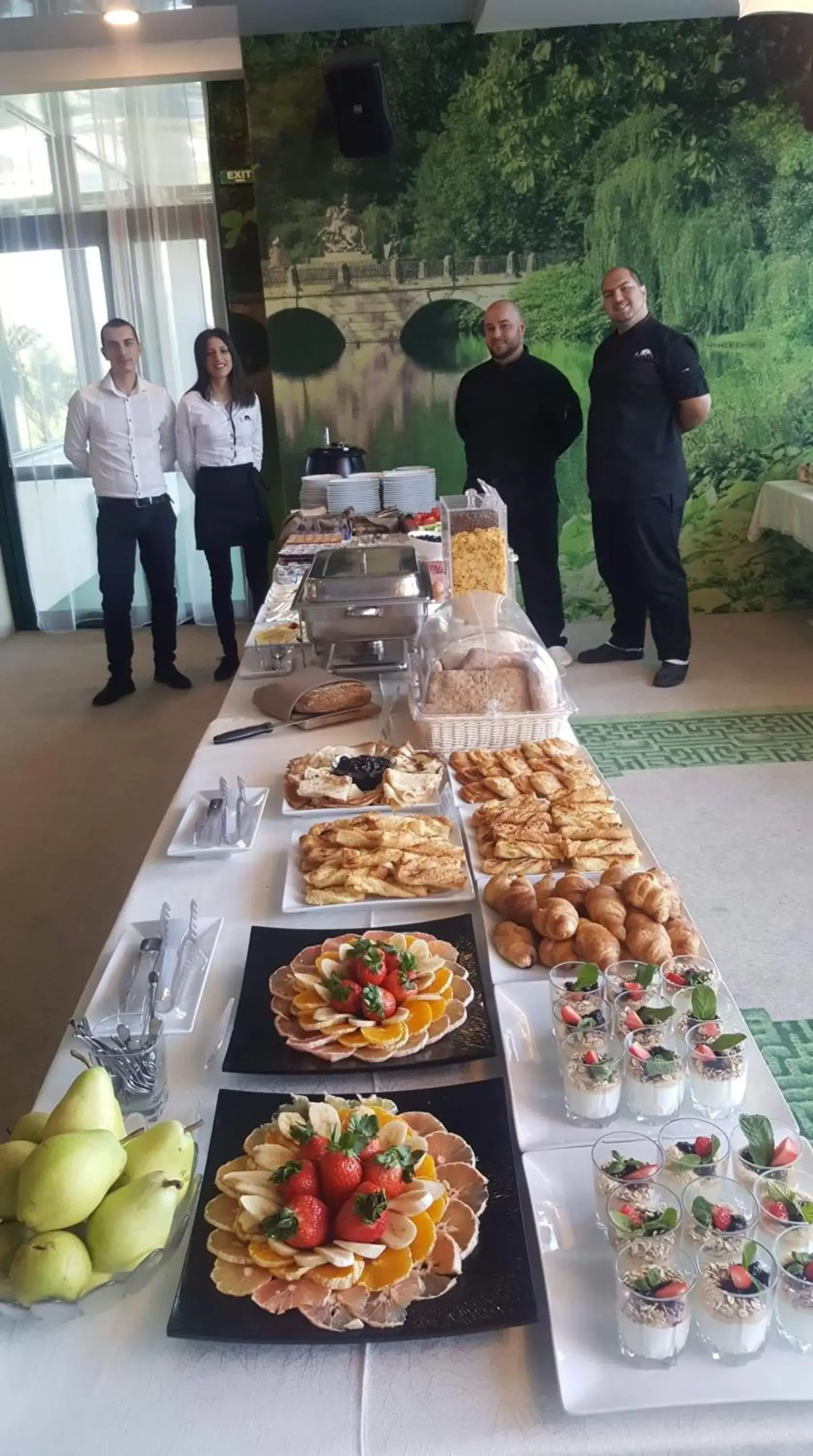 Breakfast in RAYA Garden - Park Hotel & Winery Breakfast in RAYA Garden - Park Hotel & Winery