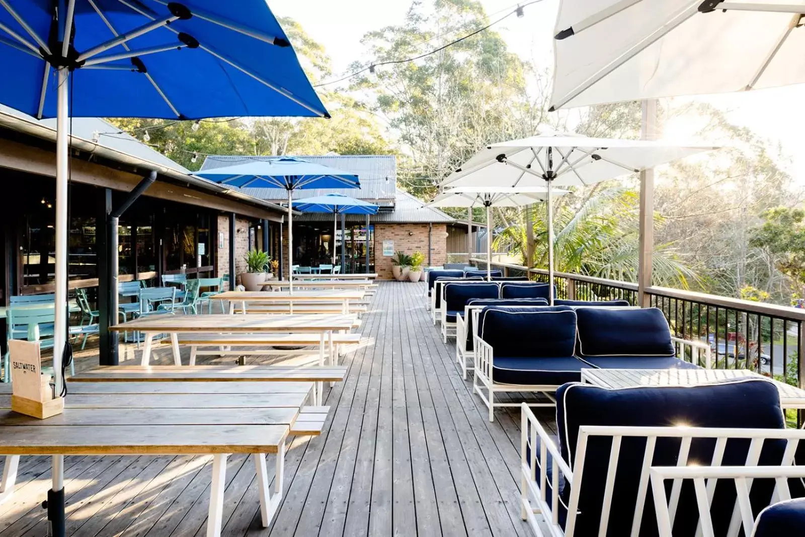 Restaurant/places to eat in Avoca Beach Hotel
