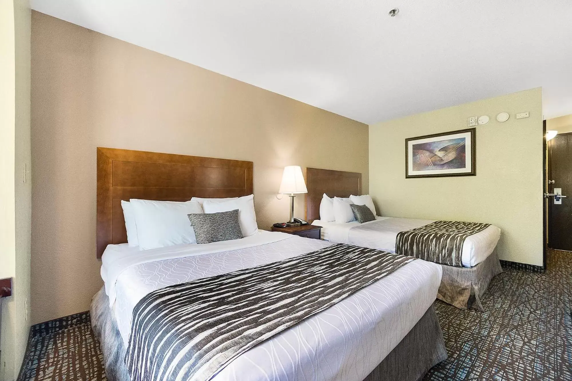 View (from property/room), Bed in SureStay Plus Hotel by Best Western Rocklin