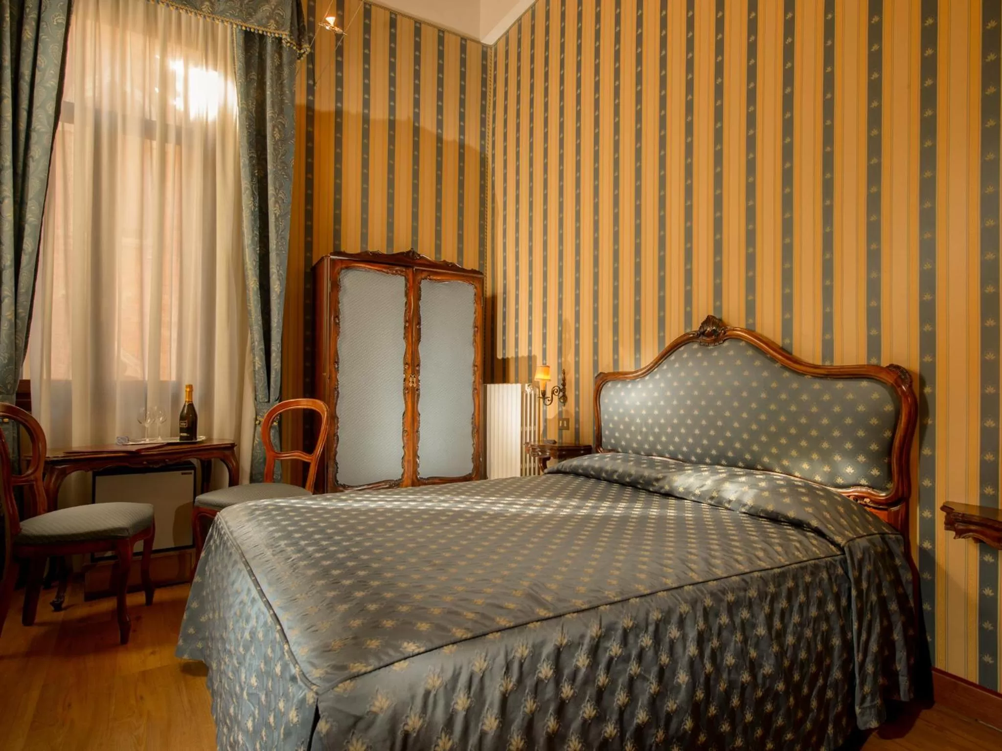 Photo of the whole room, Bed in Centauro Hotel