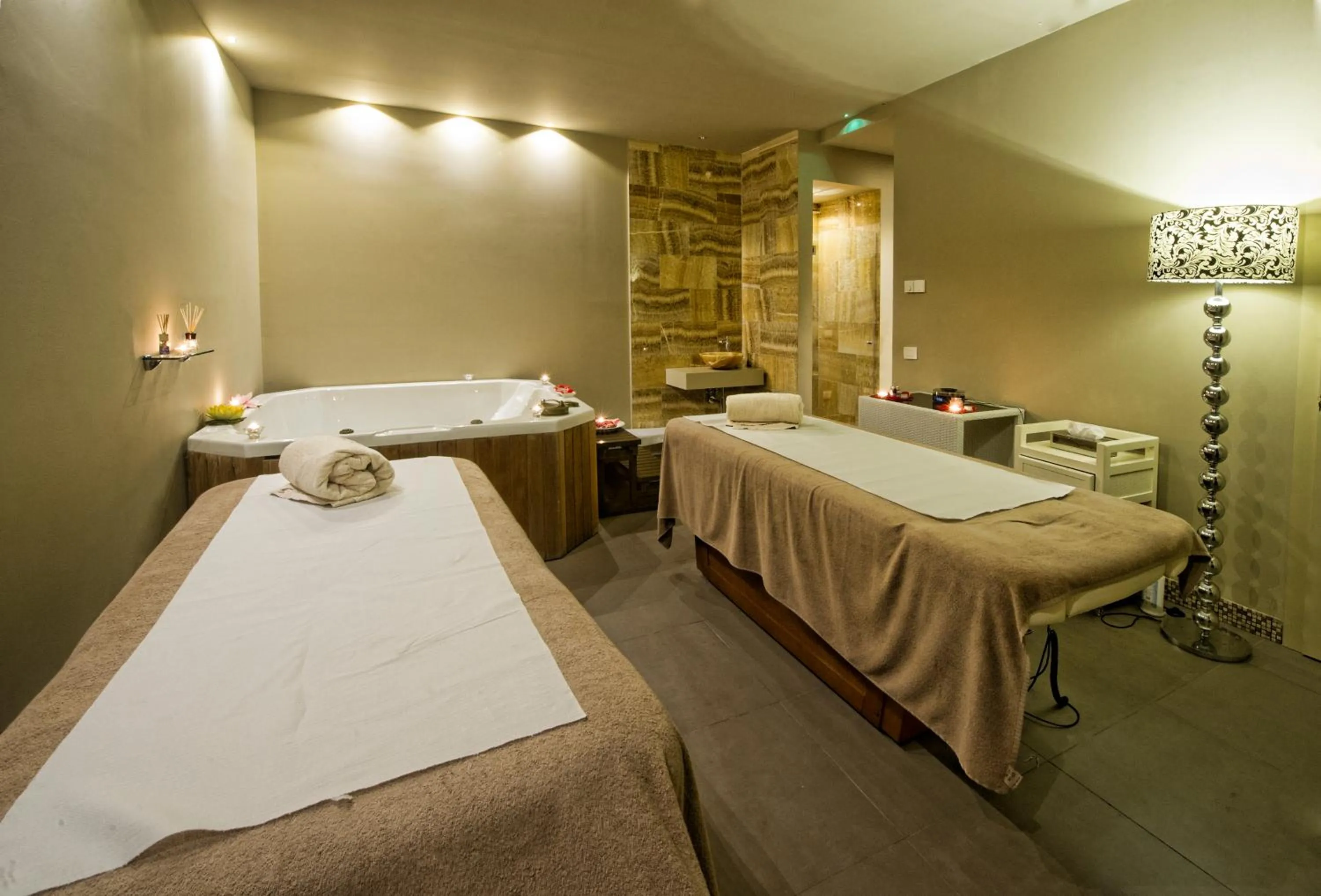 Spa and wellness centre/facilities, Bed in Main Palace Hotel