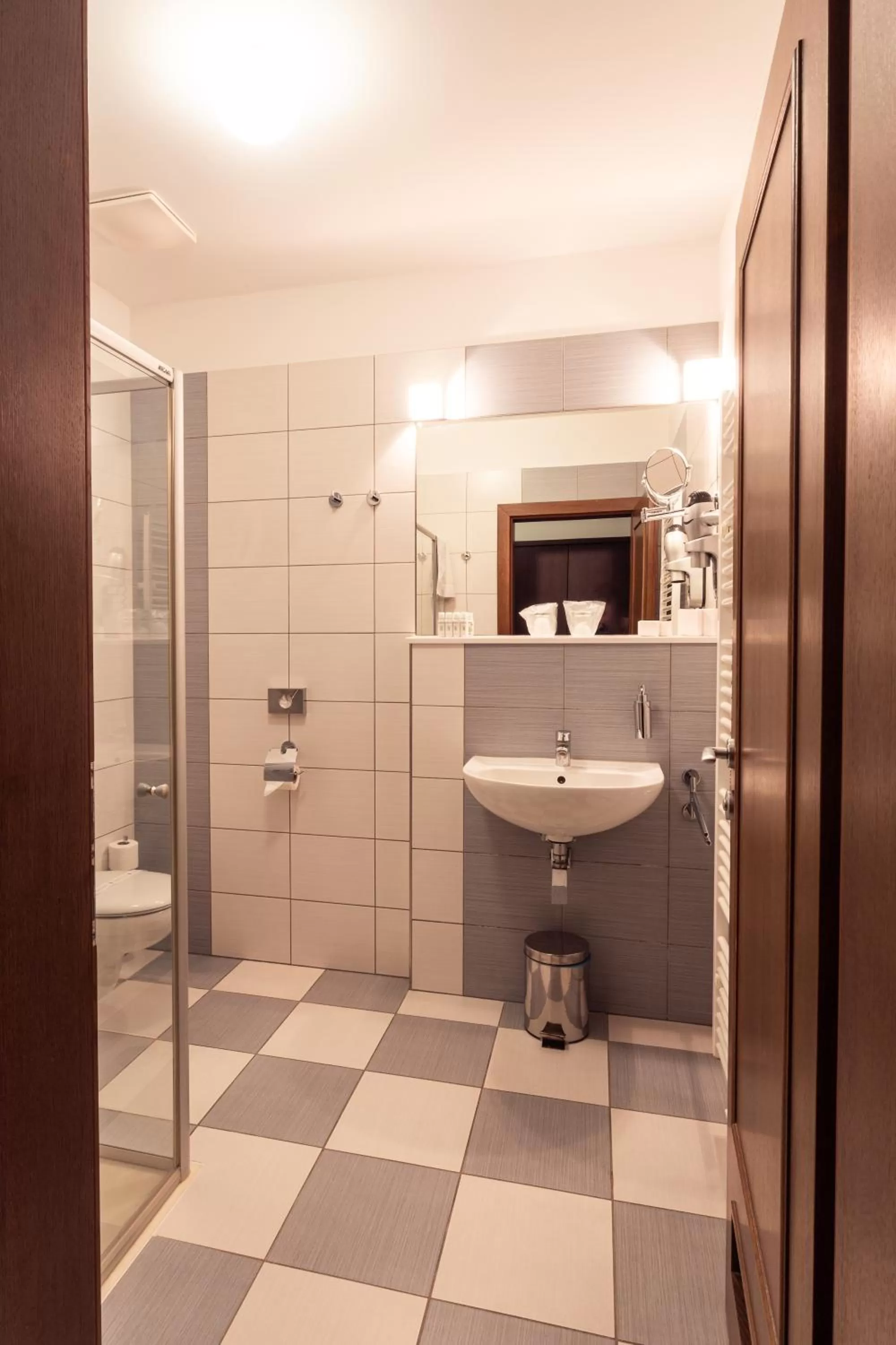 Shower in Hotel Studanka