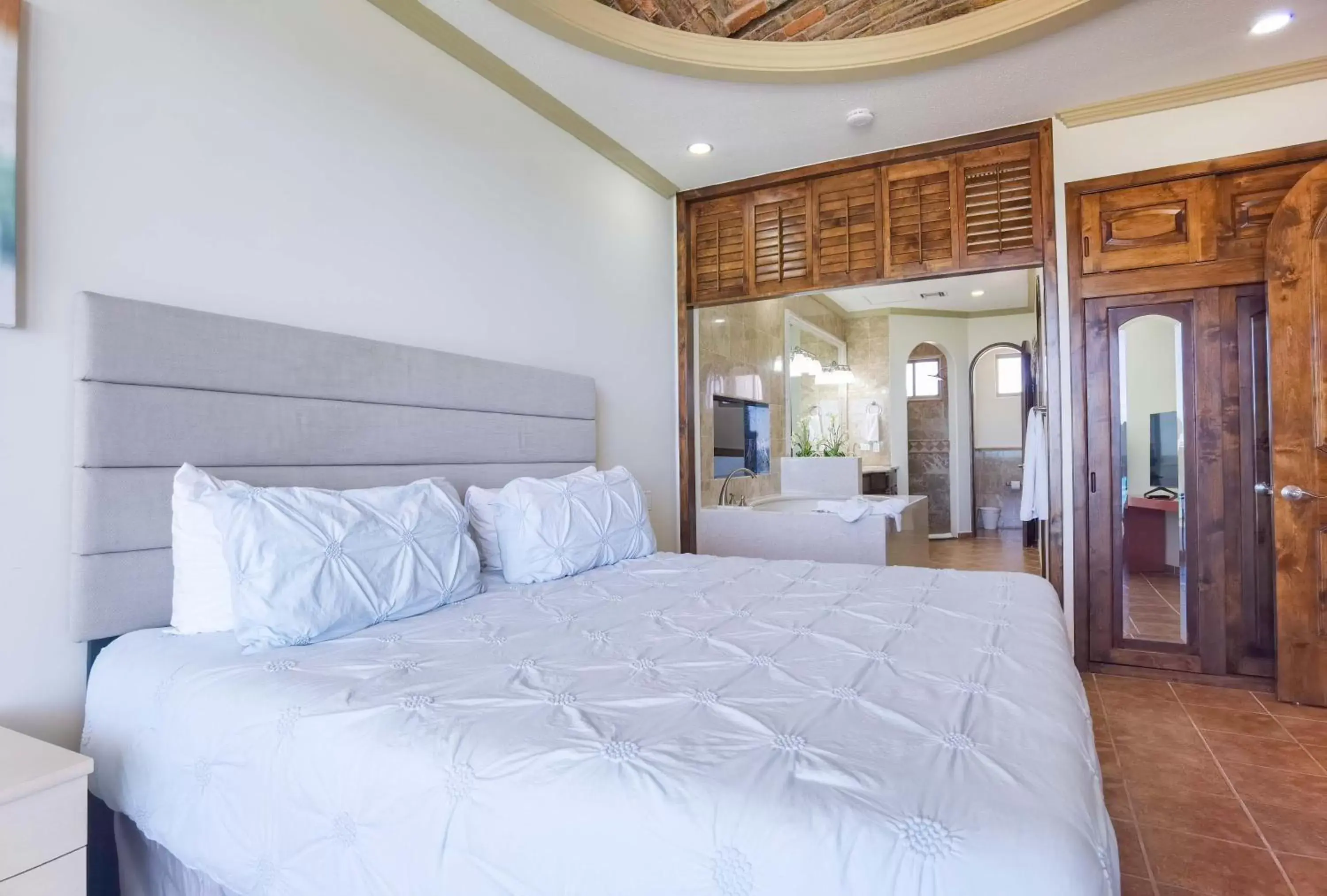 Bedroom, Bed in Esmeralda Beach Resort