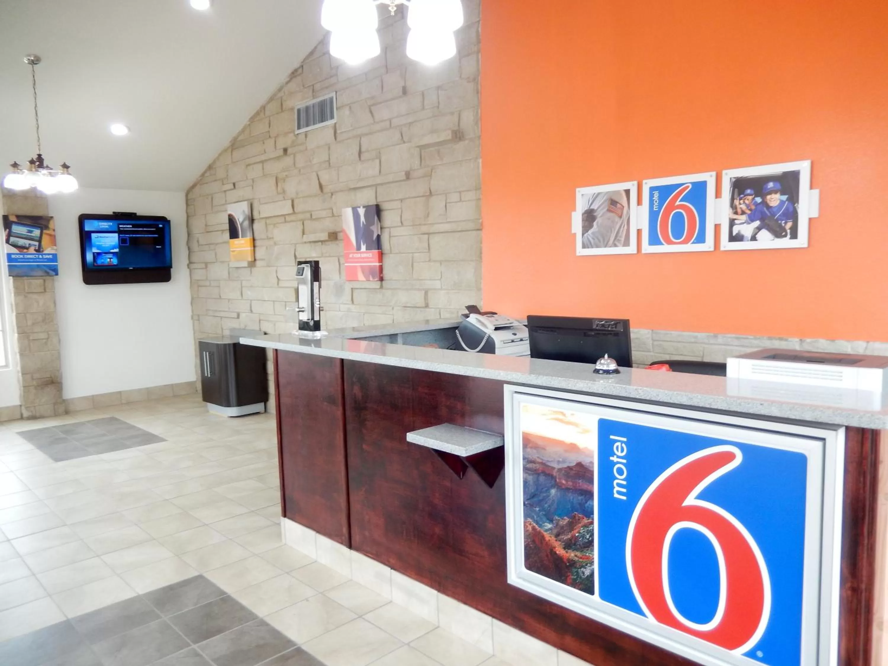 Lobby or reception in Motel 6-Childress, TX