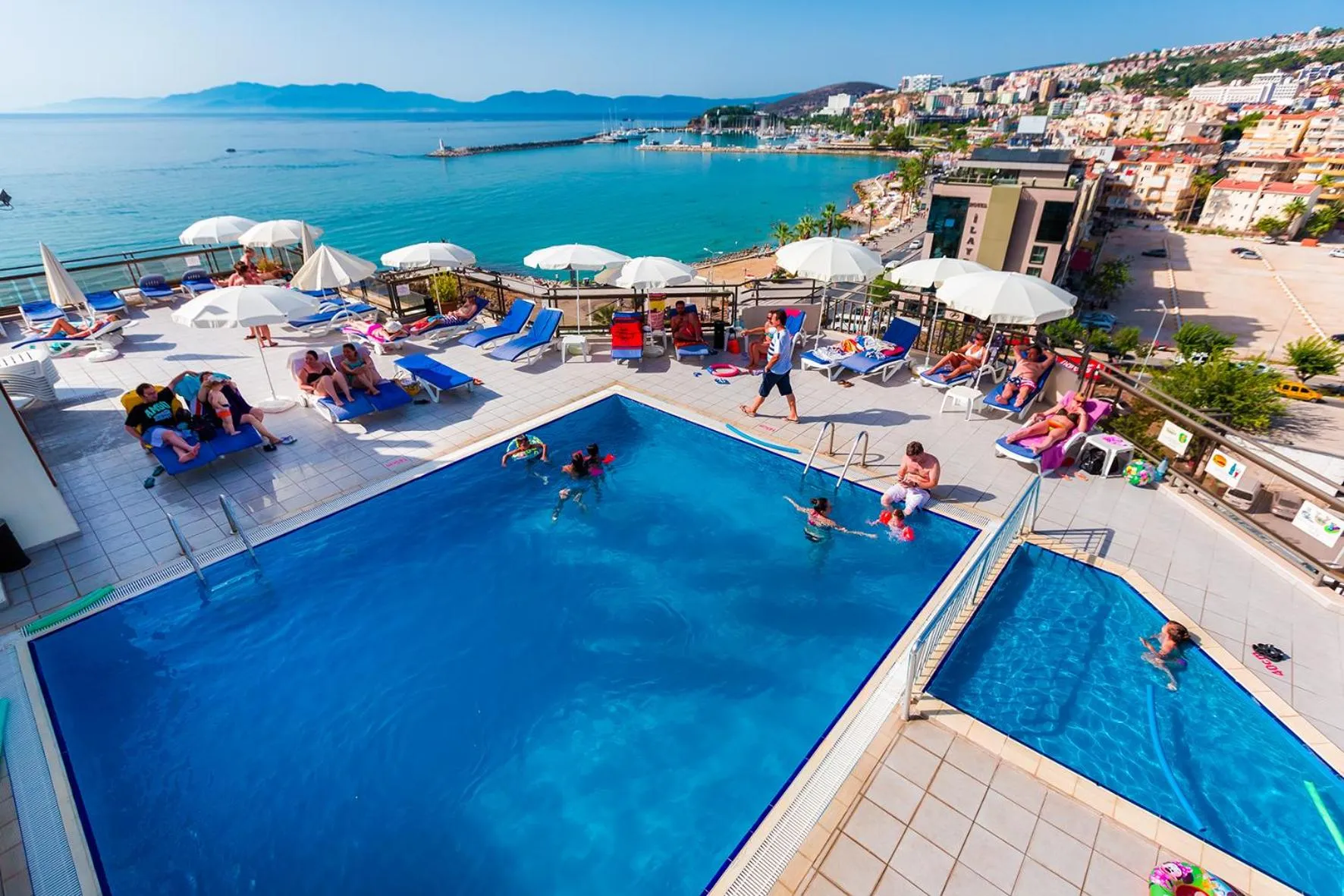Swimming pool in Derici Hotel