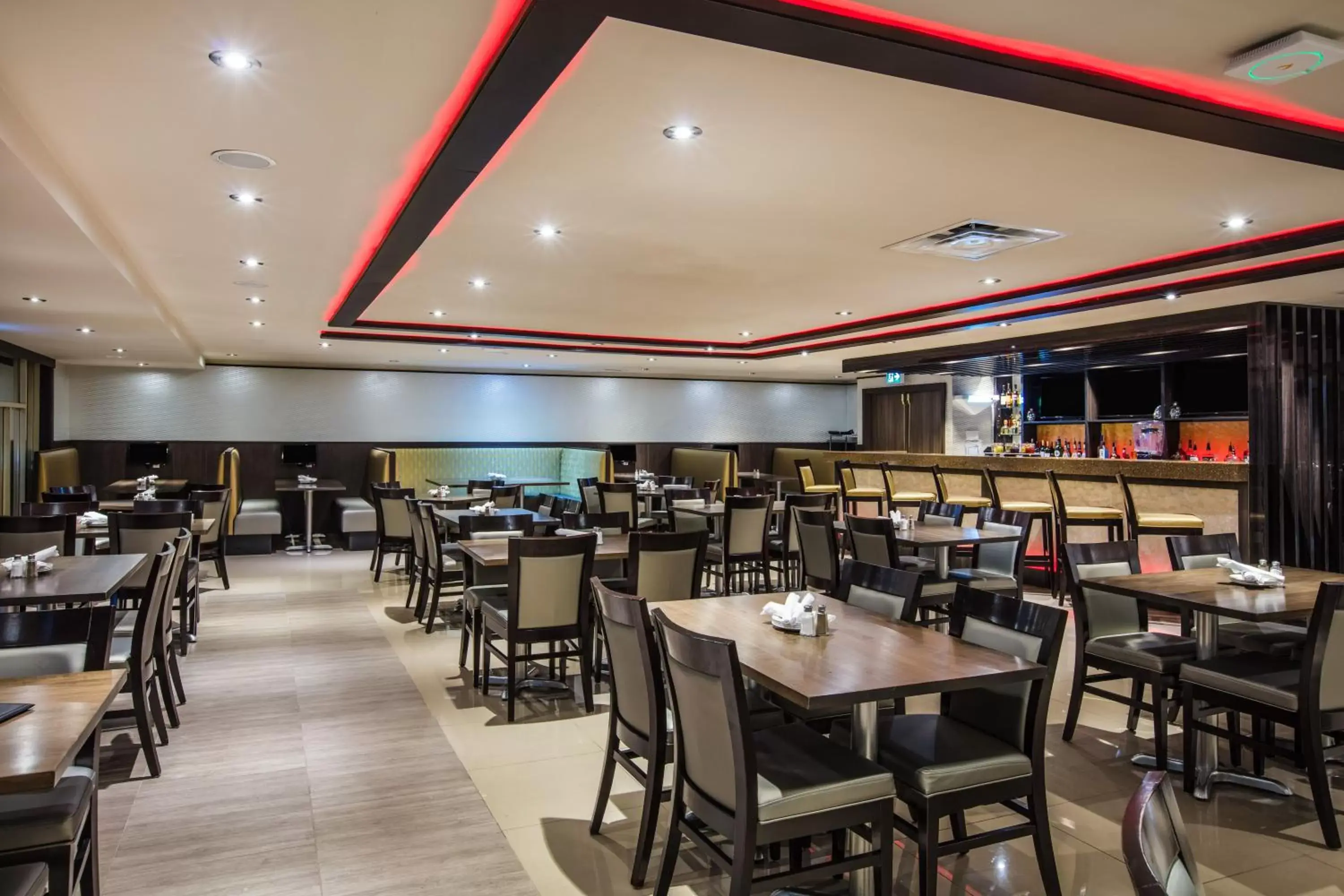 Restaurant/Places to Eat in Ramada by Wyndham Jacksons Point