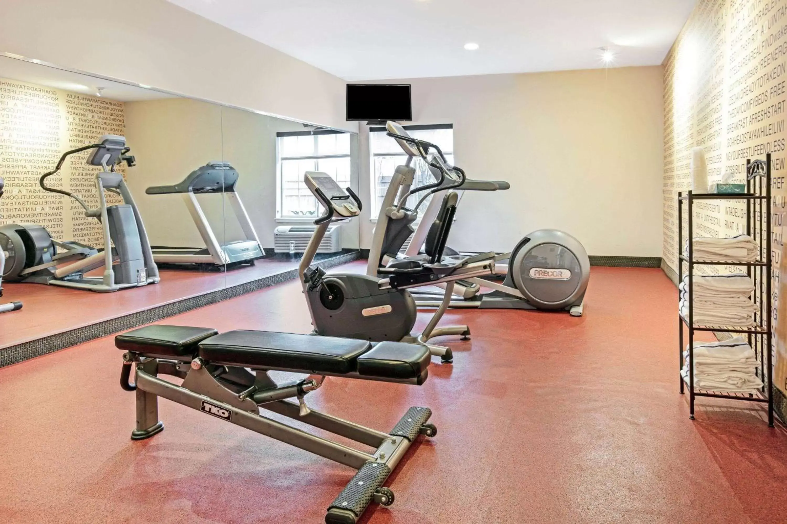 Activities, Fitness Center/Facilities in La Quinta Inn and Suites by Wyndham Paris