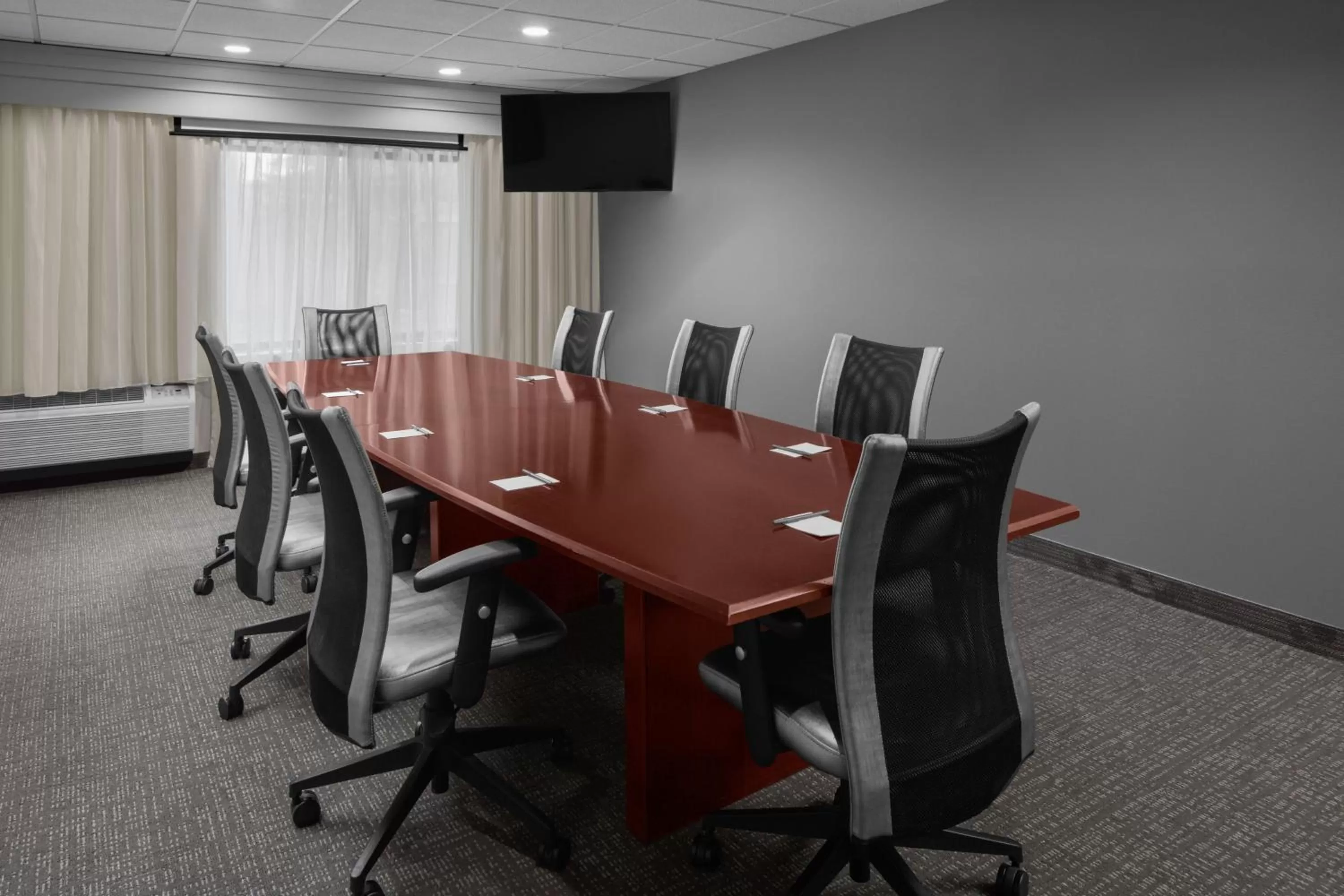 Meeting/conference room in Courtyard Detroit Brighton