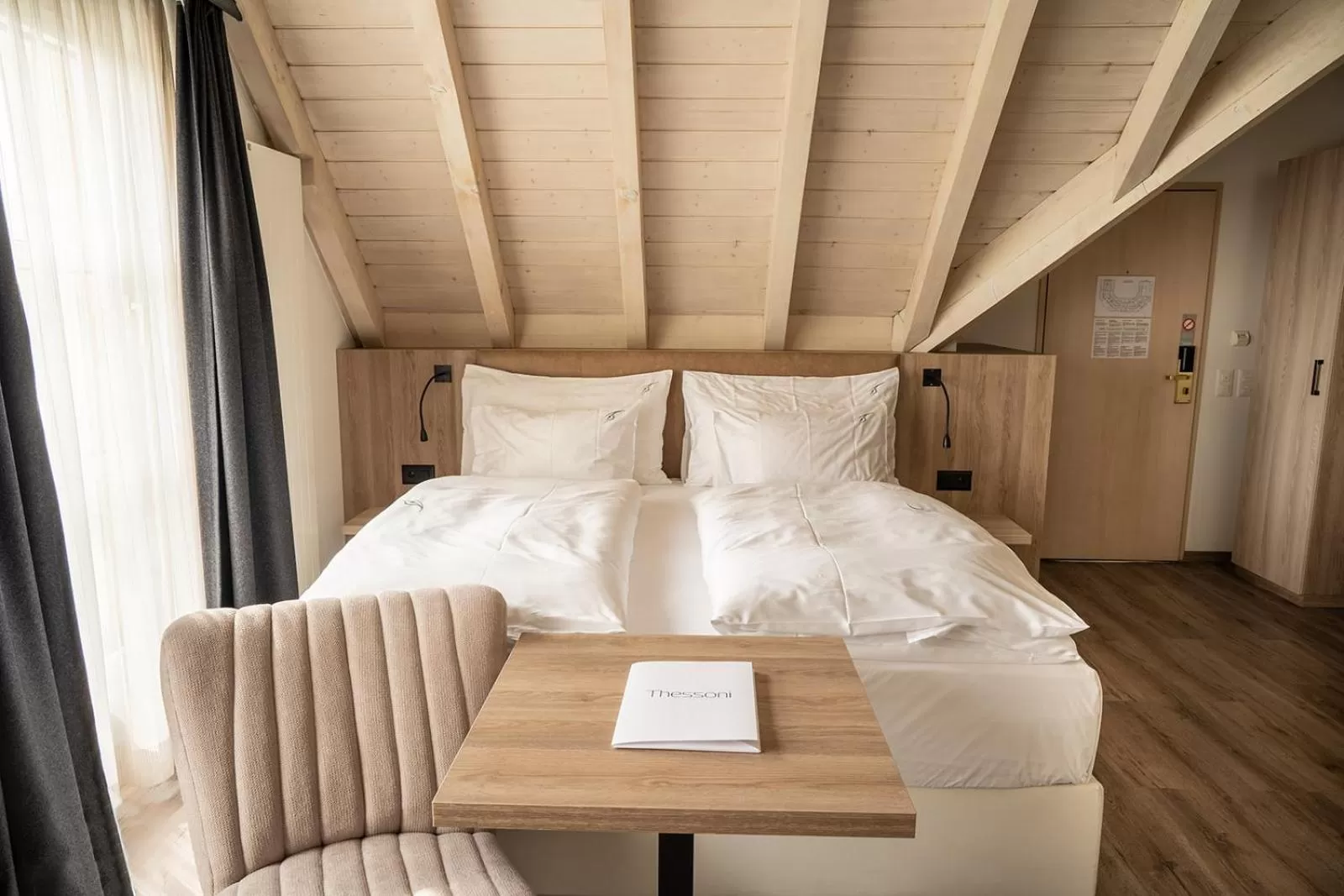 Bed in Boutiquehotel Thessoni Classic & Self service Residence Home Zürich