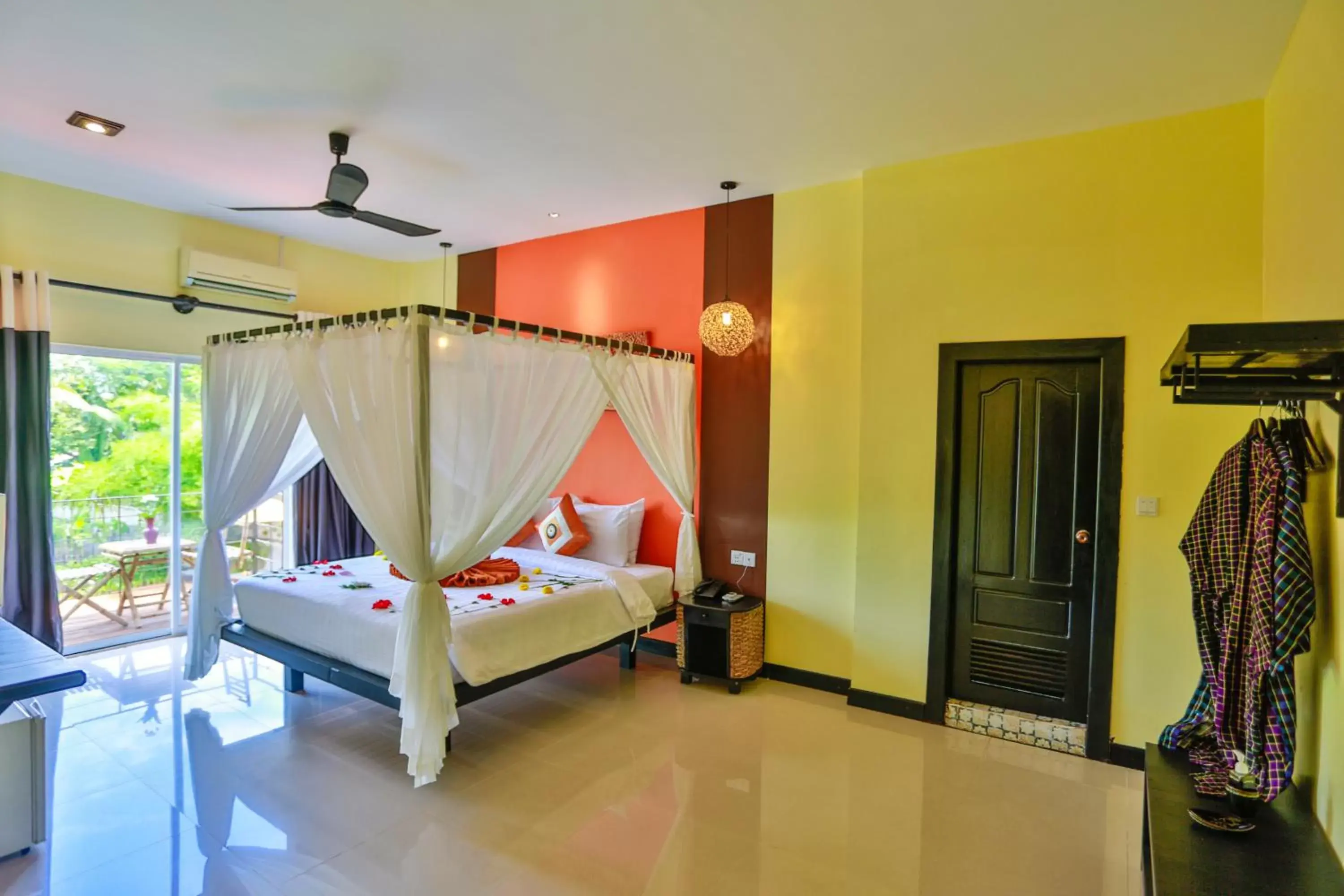 Studio Double With Balcony Pool View - Free Pick Up in Home Indochine d'Angkor Hotel Studio Double With Balcony Pool View - Free Pick Up in Home Indochine d'Angkor Hotel