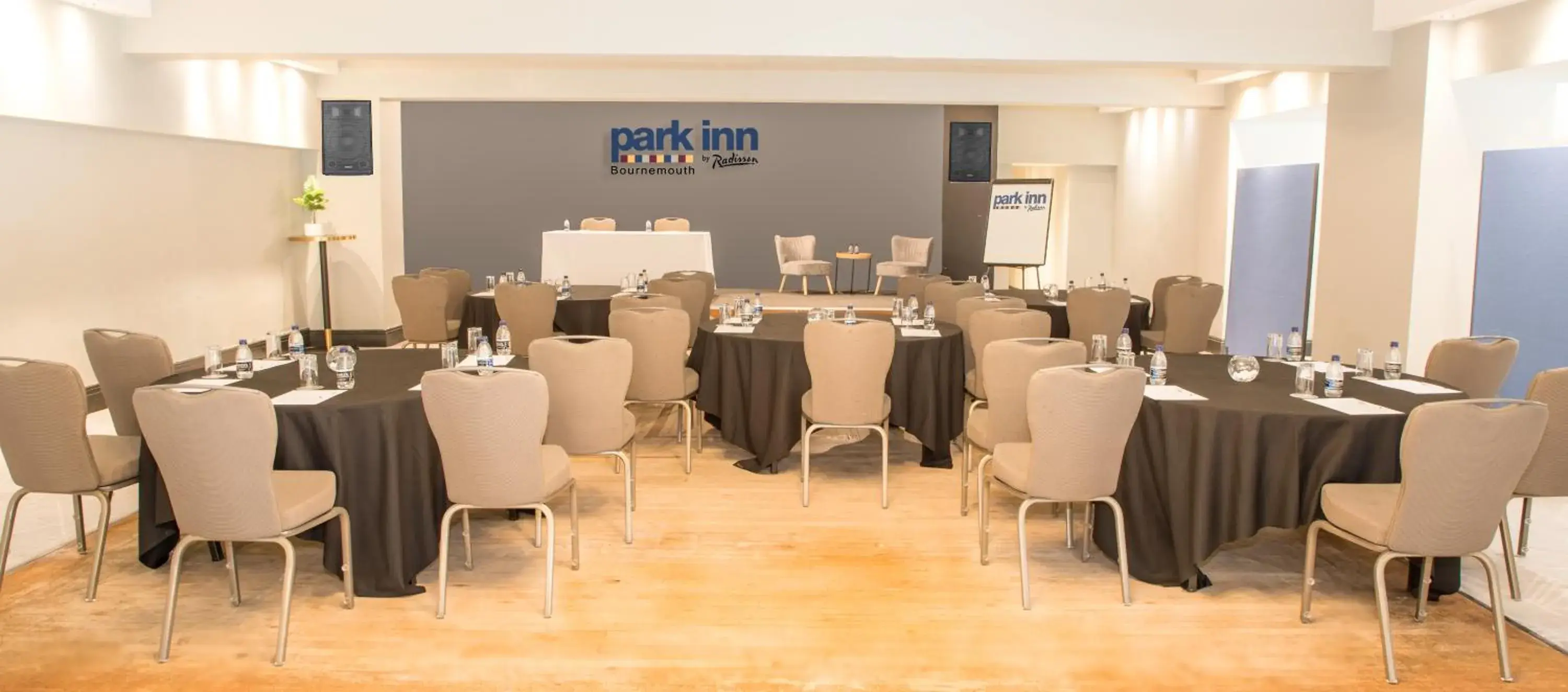 Meeting/conference room, Restaurant/Places to Eat in Park Inn by Radisson Bournemouth
