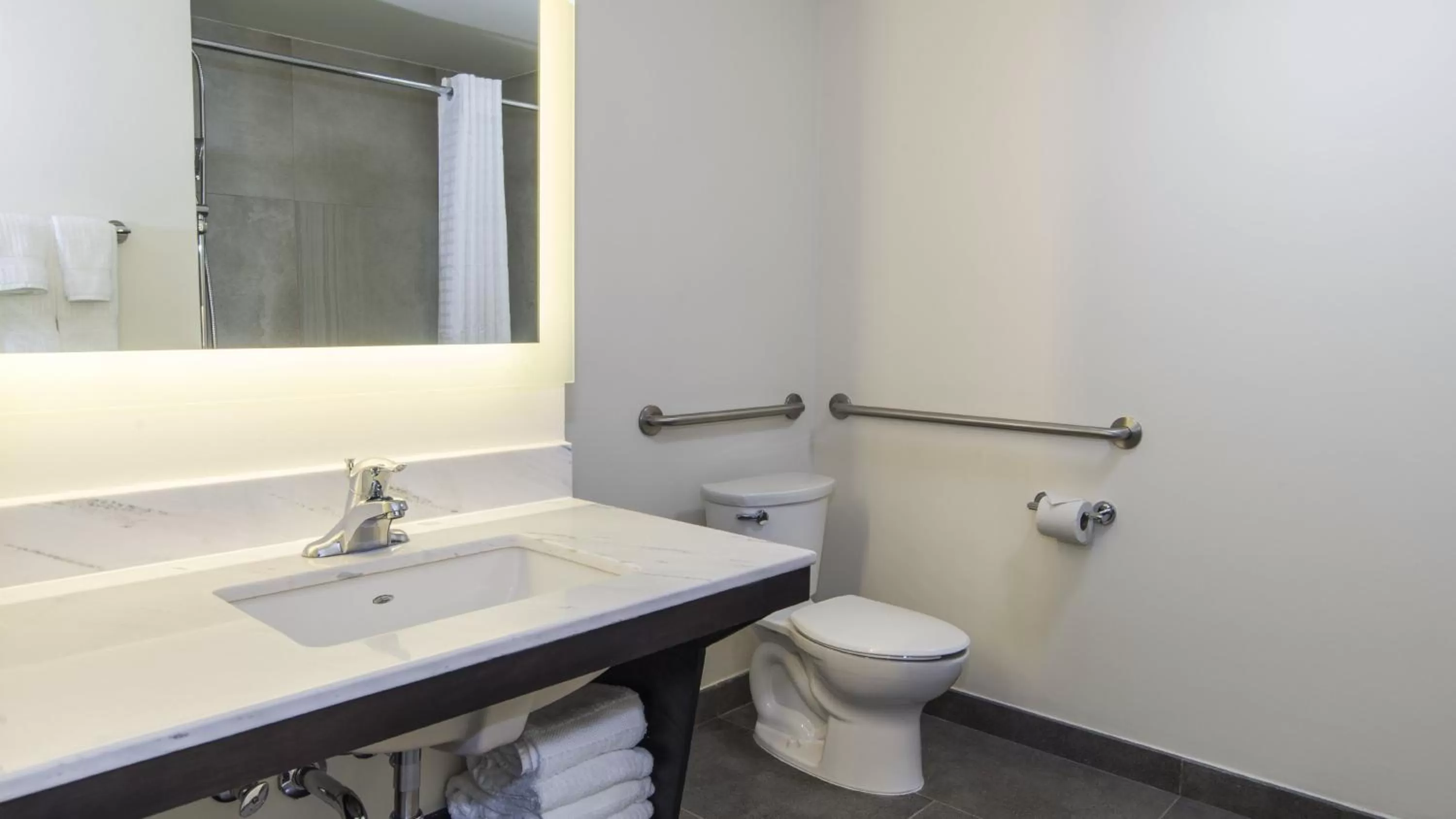 Shower in Candlewood Suites - Queretaro Juriquilla by IHG