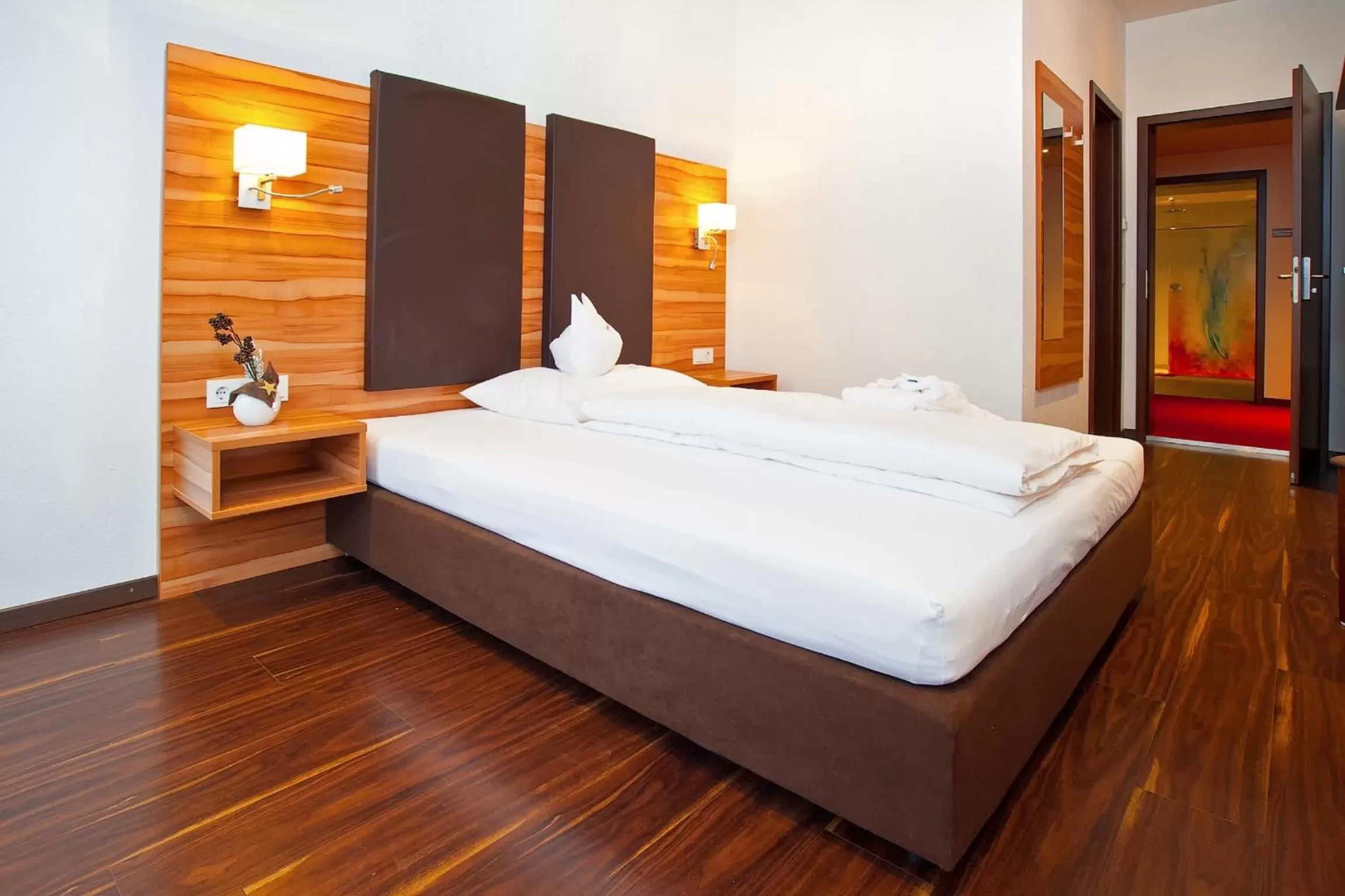 Single Room with Bathroom in Hotel-Renner