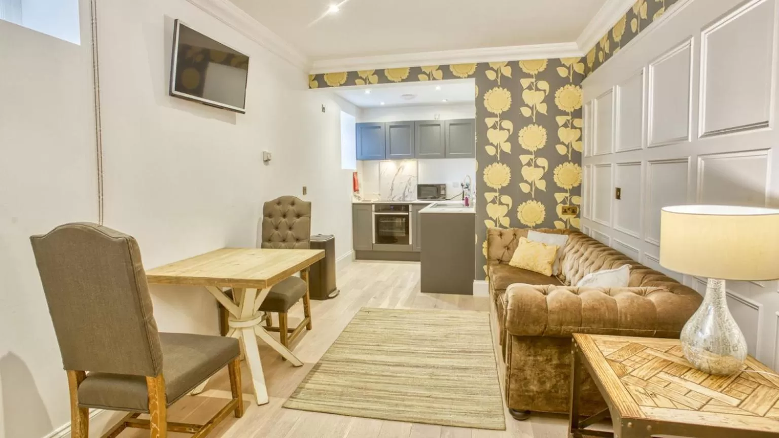 Kitchen or kitchenette in The Rest Hotel