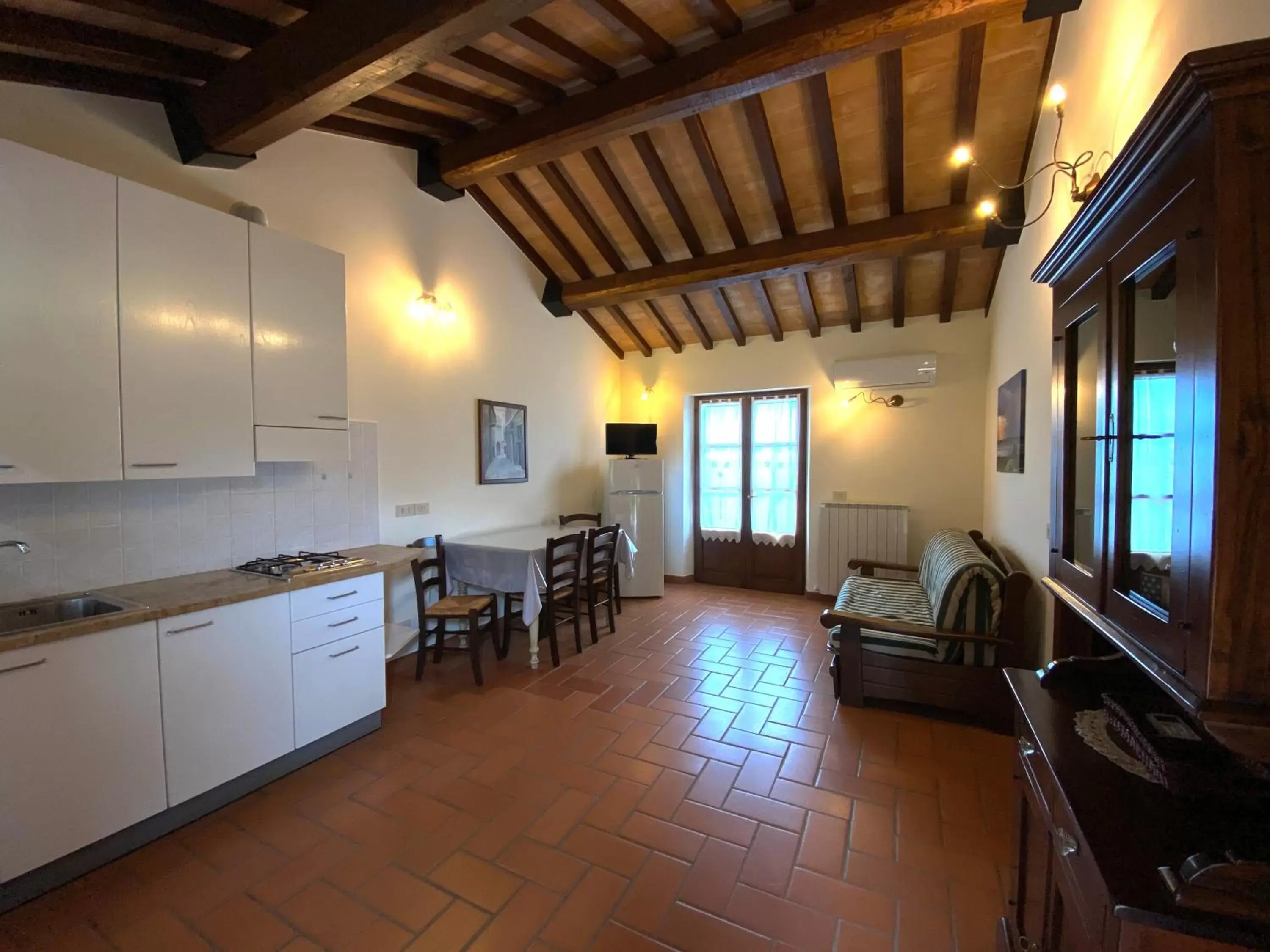 Kitchen or kitchenette, Kitchen/Kitchenette in Tenuta Badia '99