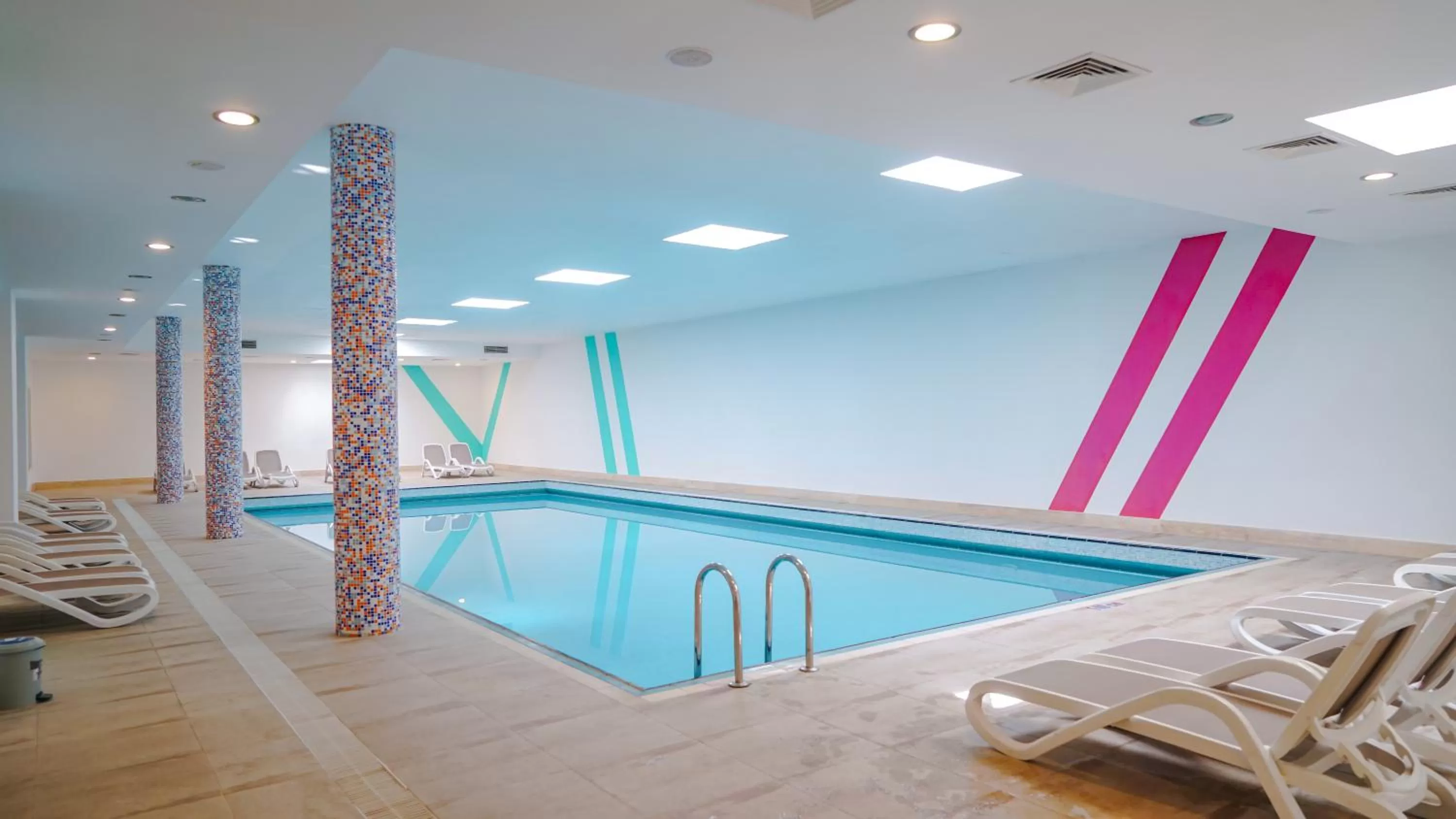 Swimming pool in Barut B Suites