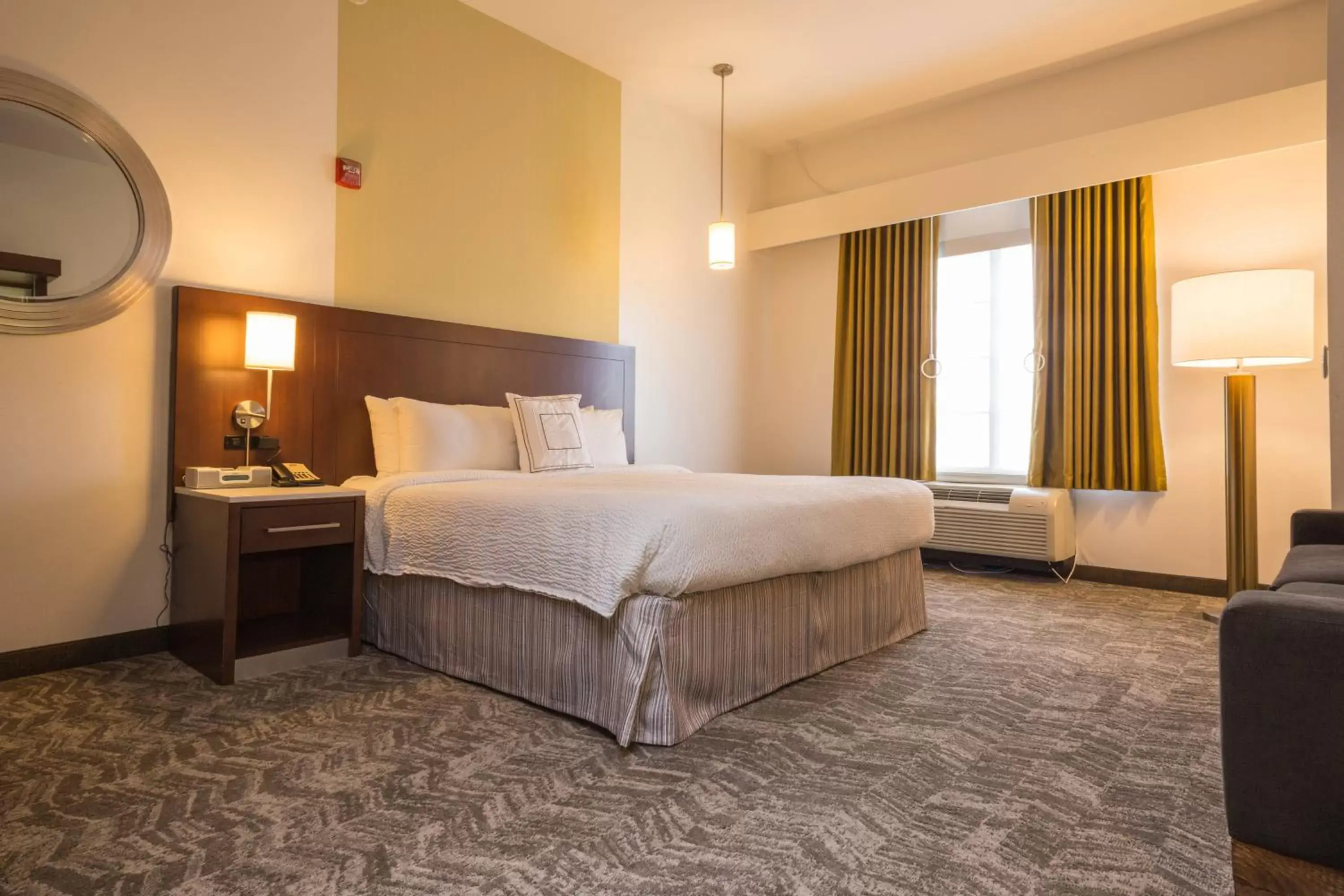 Bedroom, Bed in SpringHill Suites Quakertown Pennsylvania