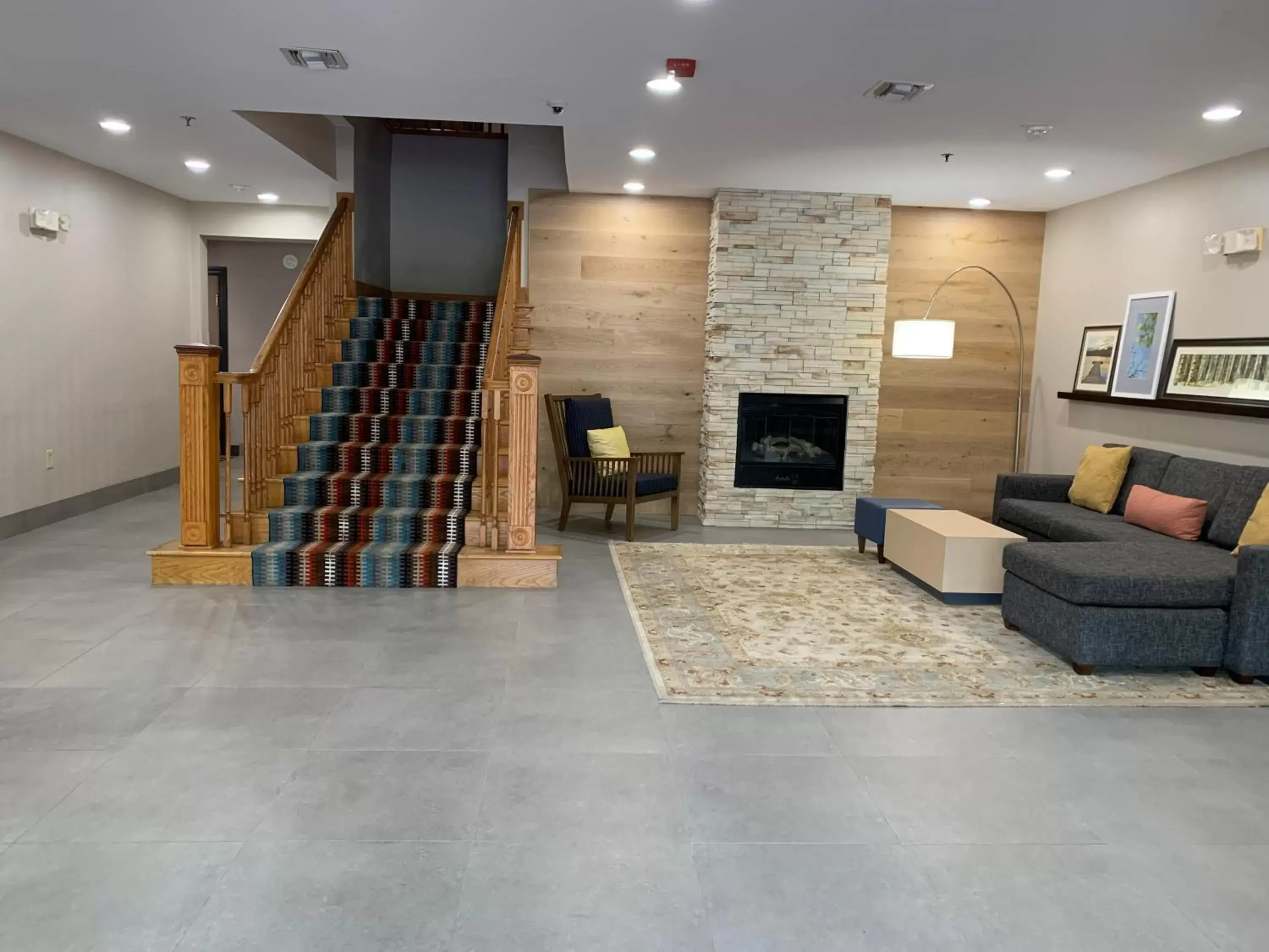 Seating area, Lobby/Reception in Country Inn & Suites by Radisson, Charleston North, SC