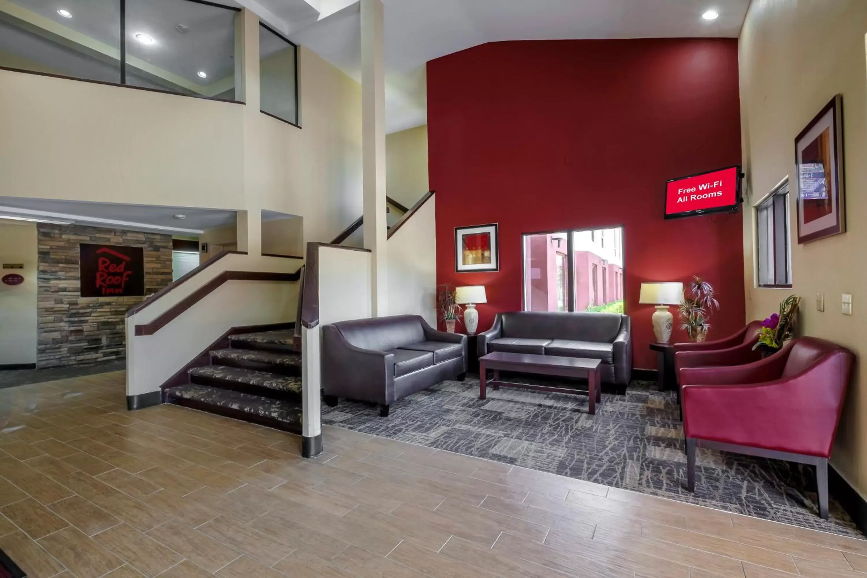 Lobby or reception, Seating Area in Red Roof Inn Pensacola Fairgrounds