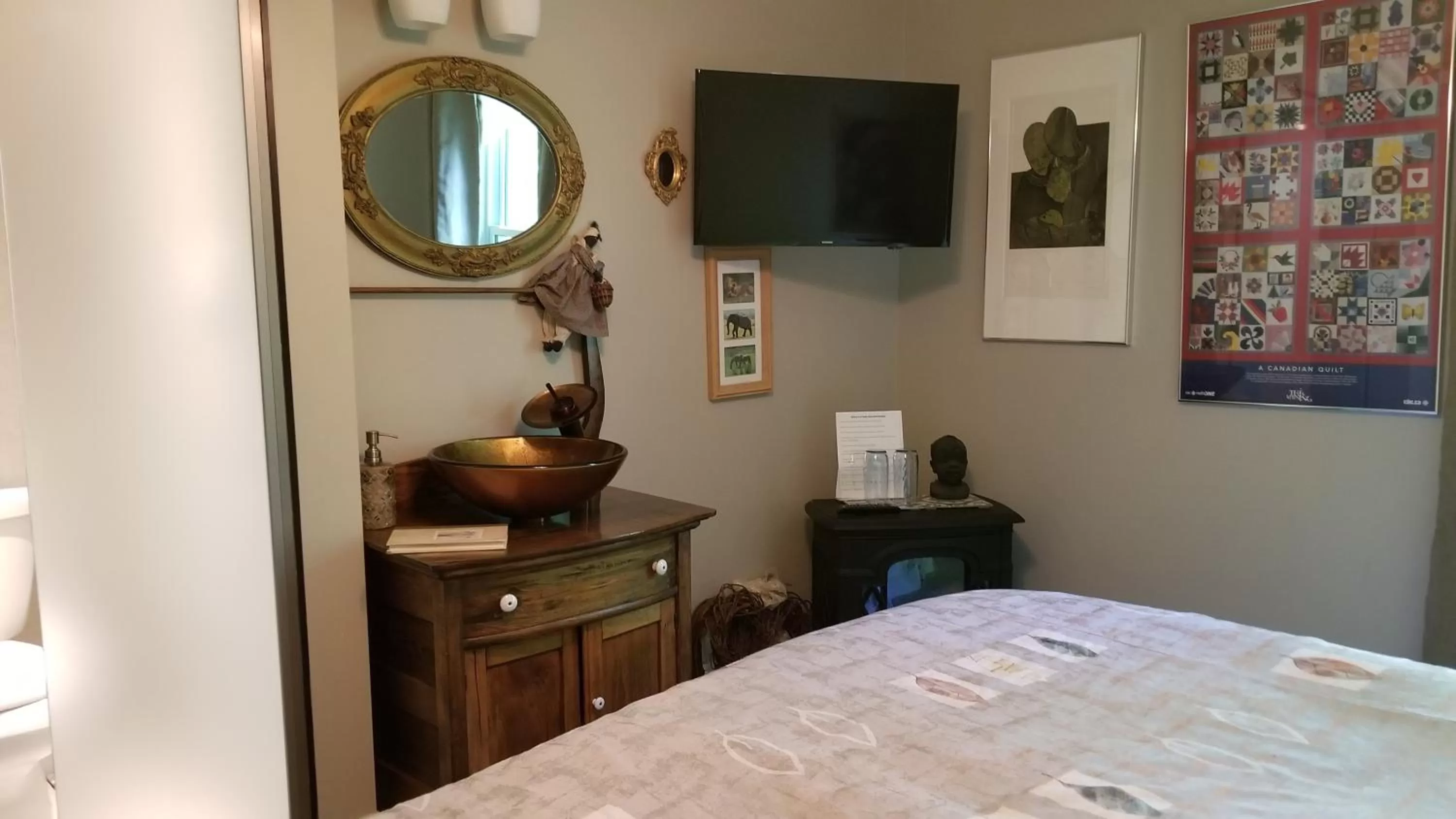 Bedroom, Bed in Bondy House Bed & Breakfast