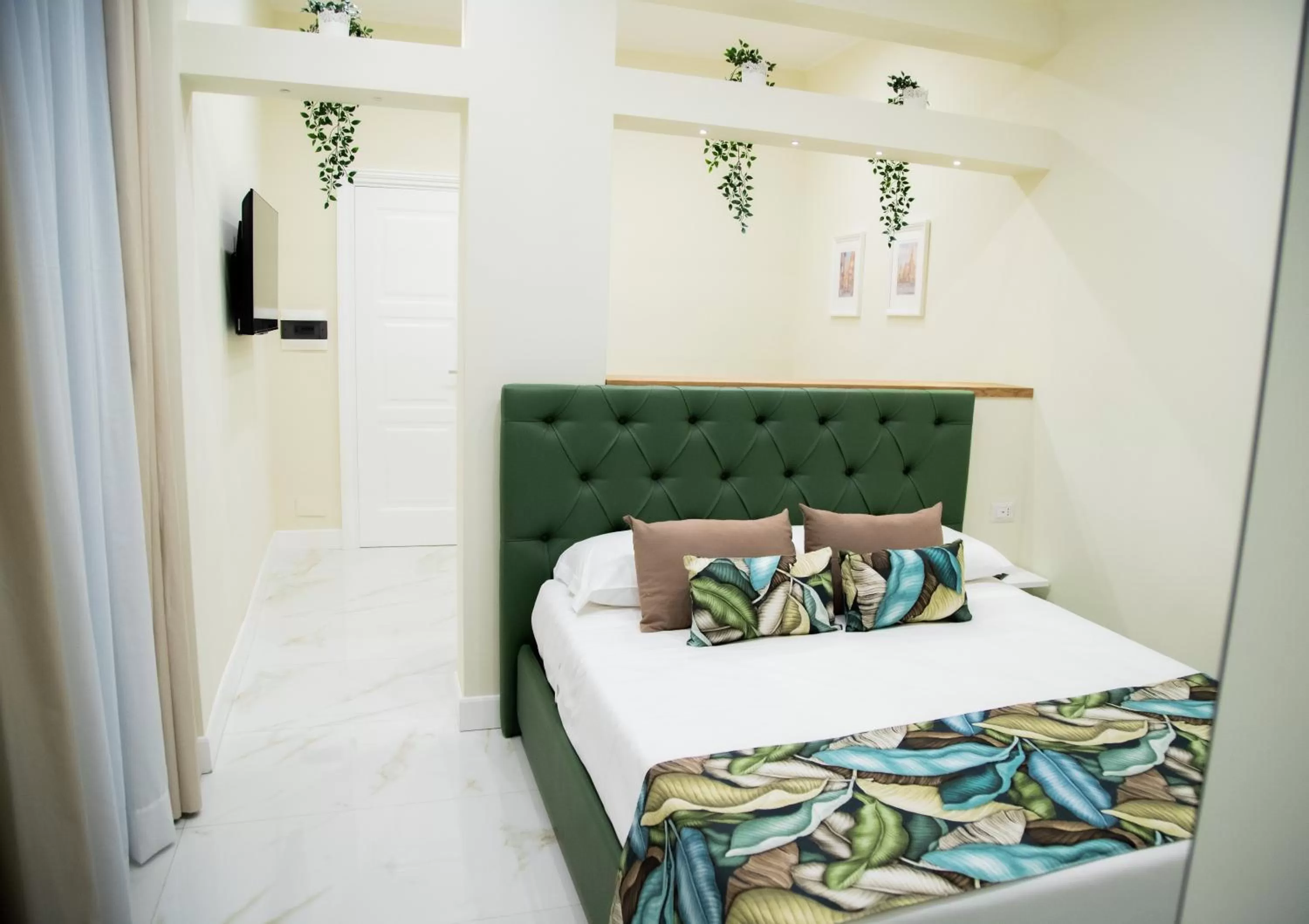 Bed in Gentile Suite