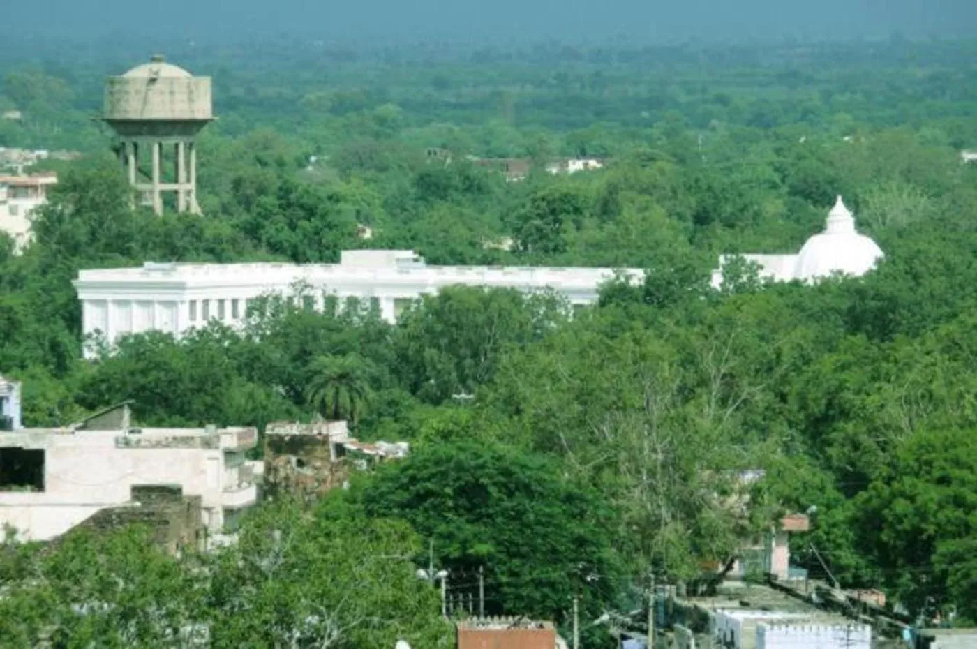 Natural landscape in The Hadoti Palace, Bundi