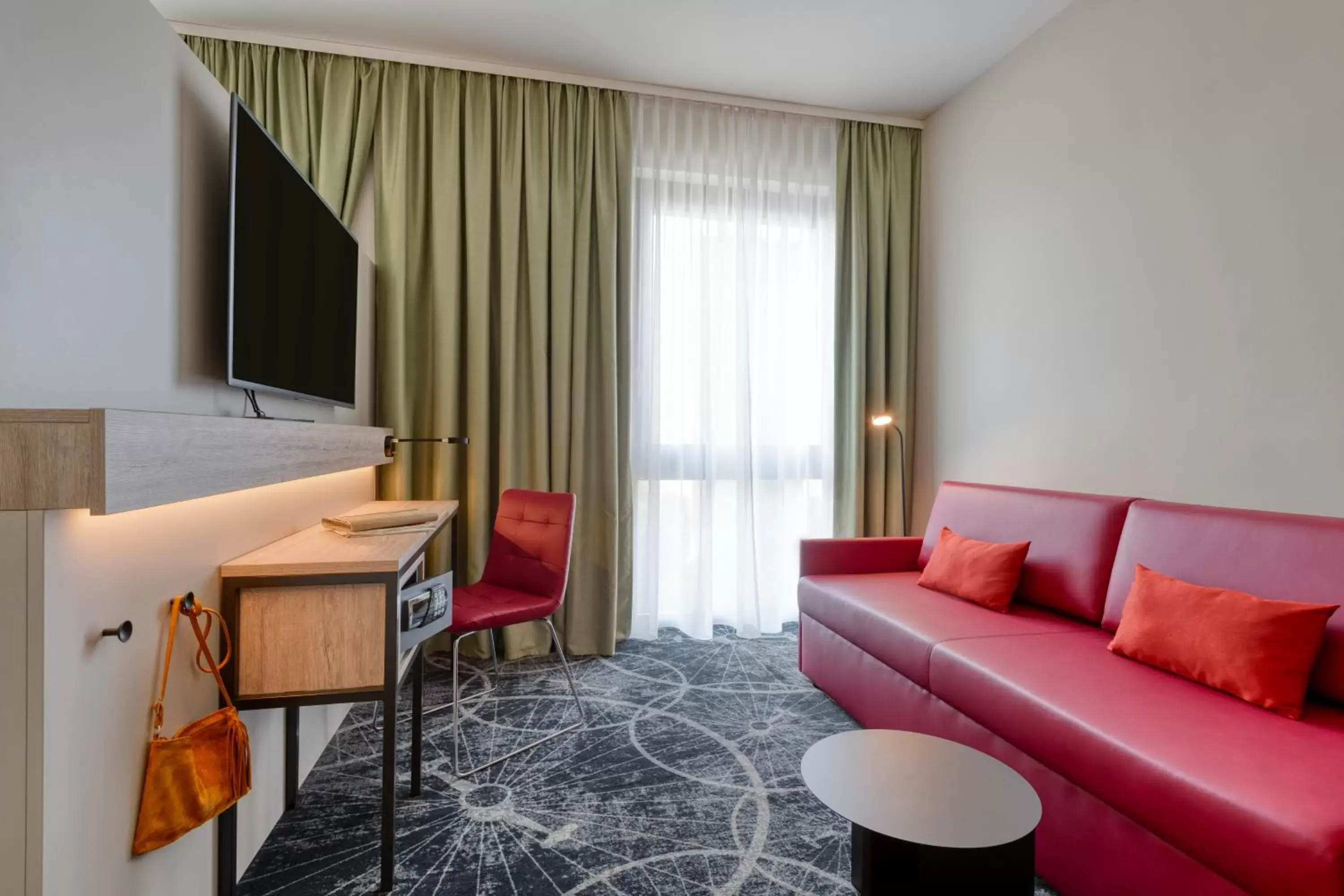 Photo of the whole room, Seating Area in ibis Styles Magdeburg