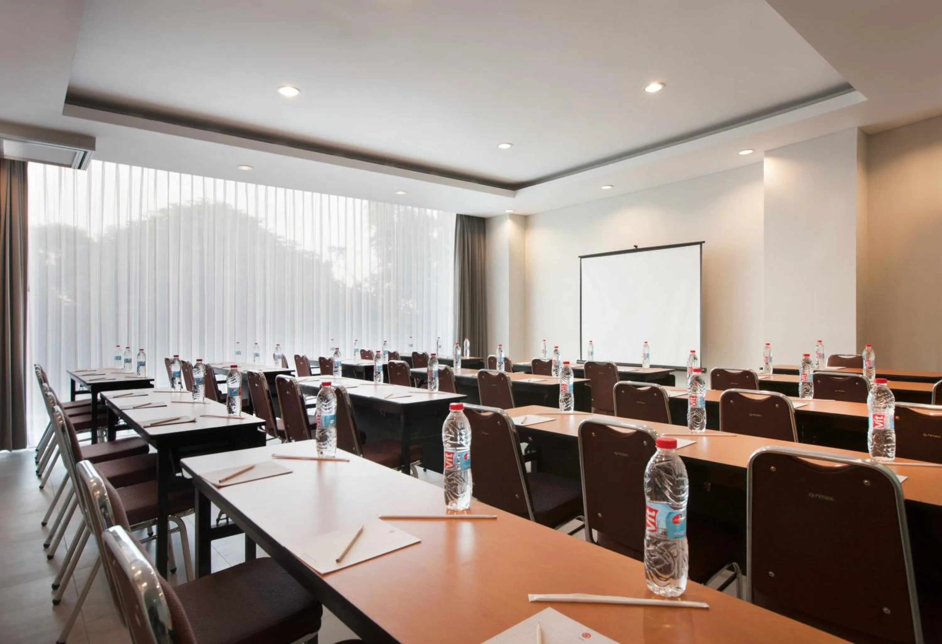 Meeting/conference room in Amaris Hotel Darmo Surabaya