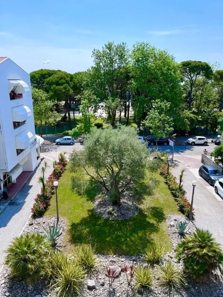 Garden, Pool View in Hotel Villa Augusta