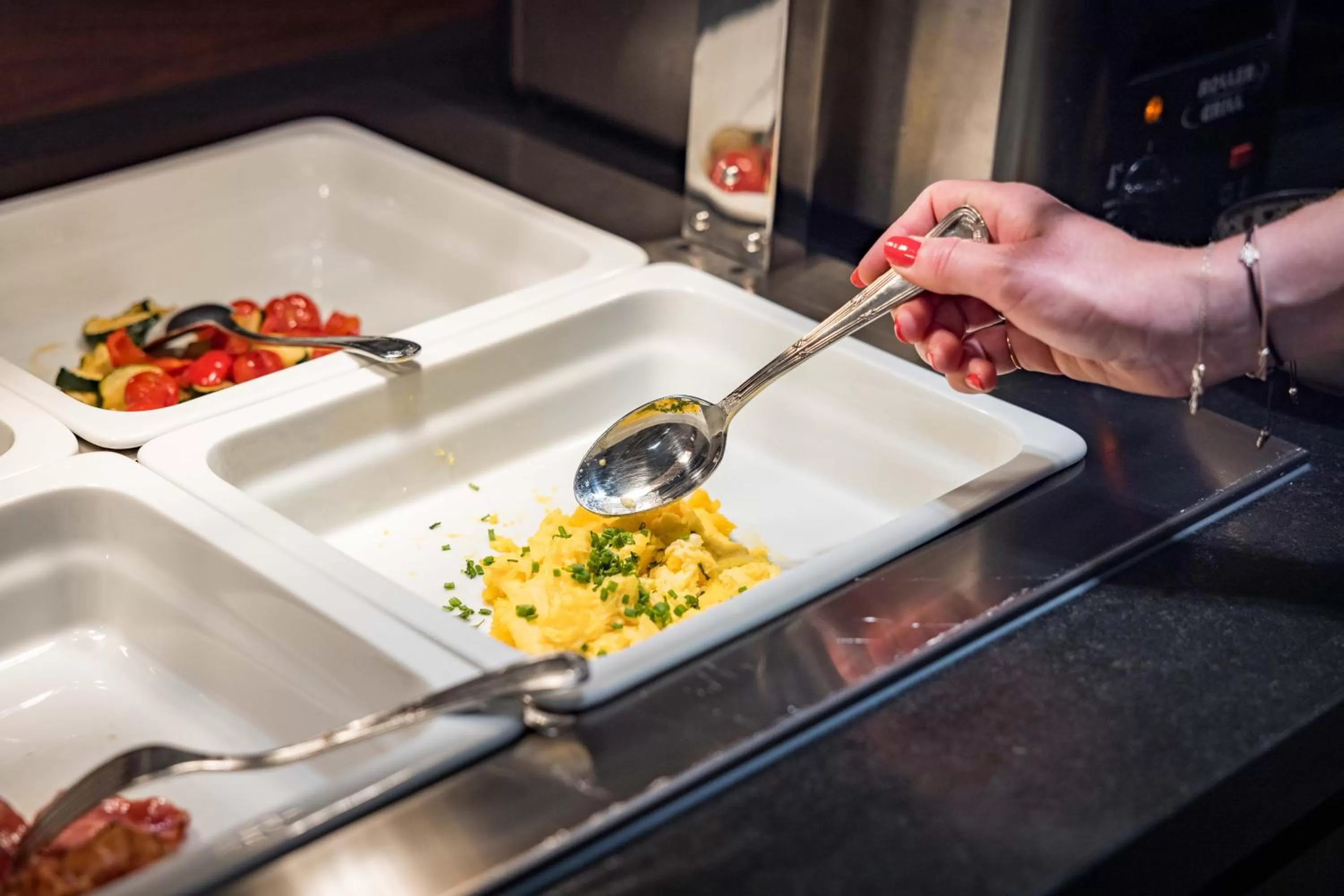 Buffet breakfast in On The Way 24 - Sauna & Golfsimulator inklusive