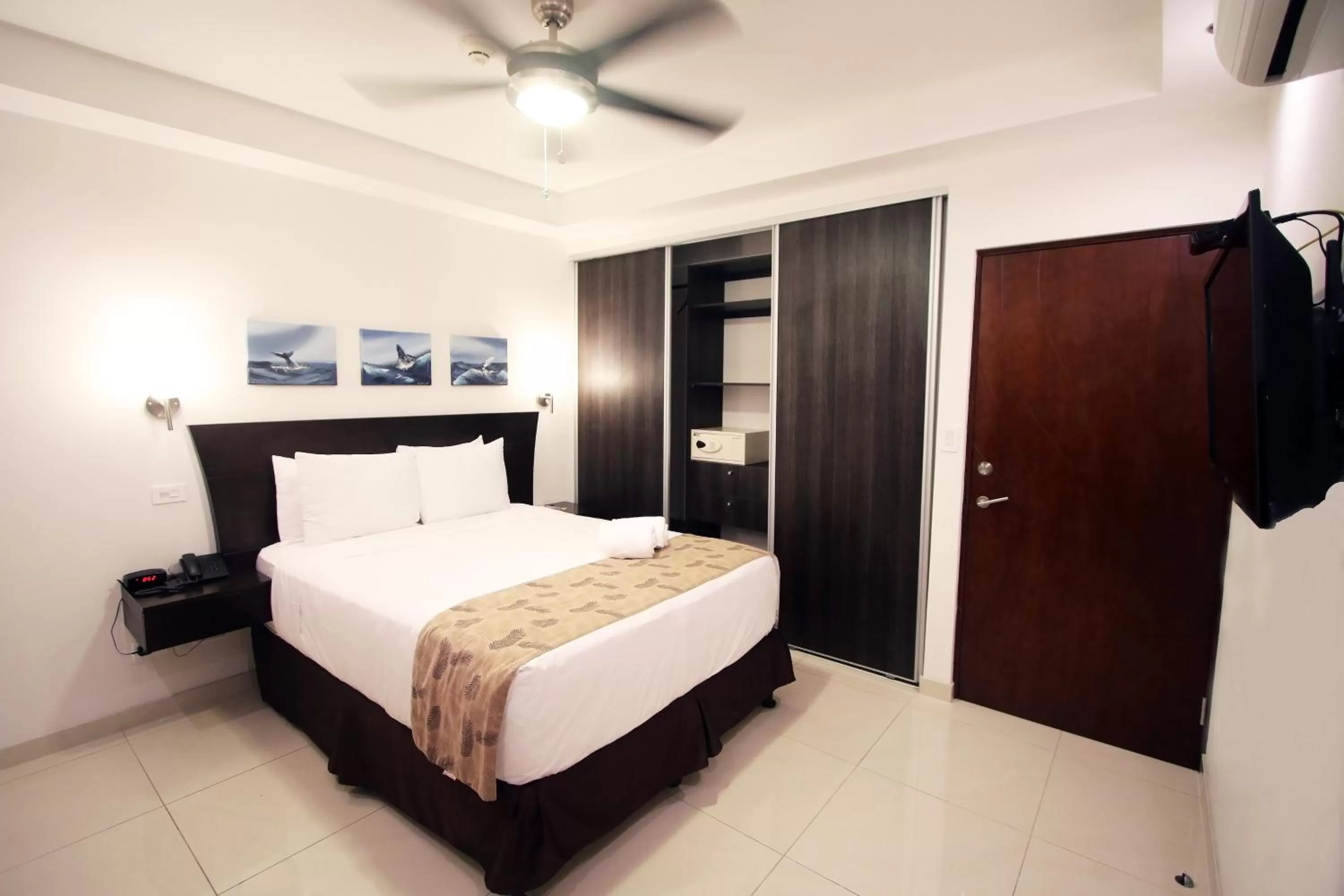 Bedroom, Bed in Oceano Boutique Hotel & Bistró