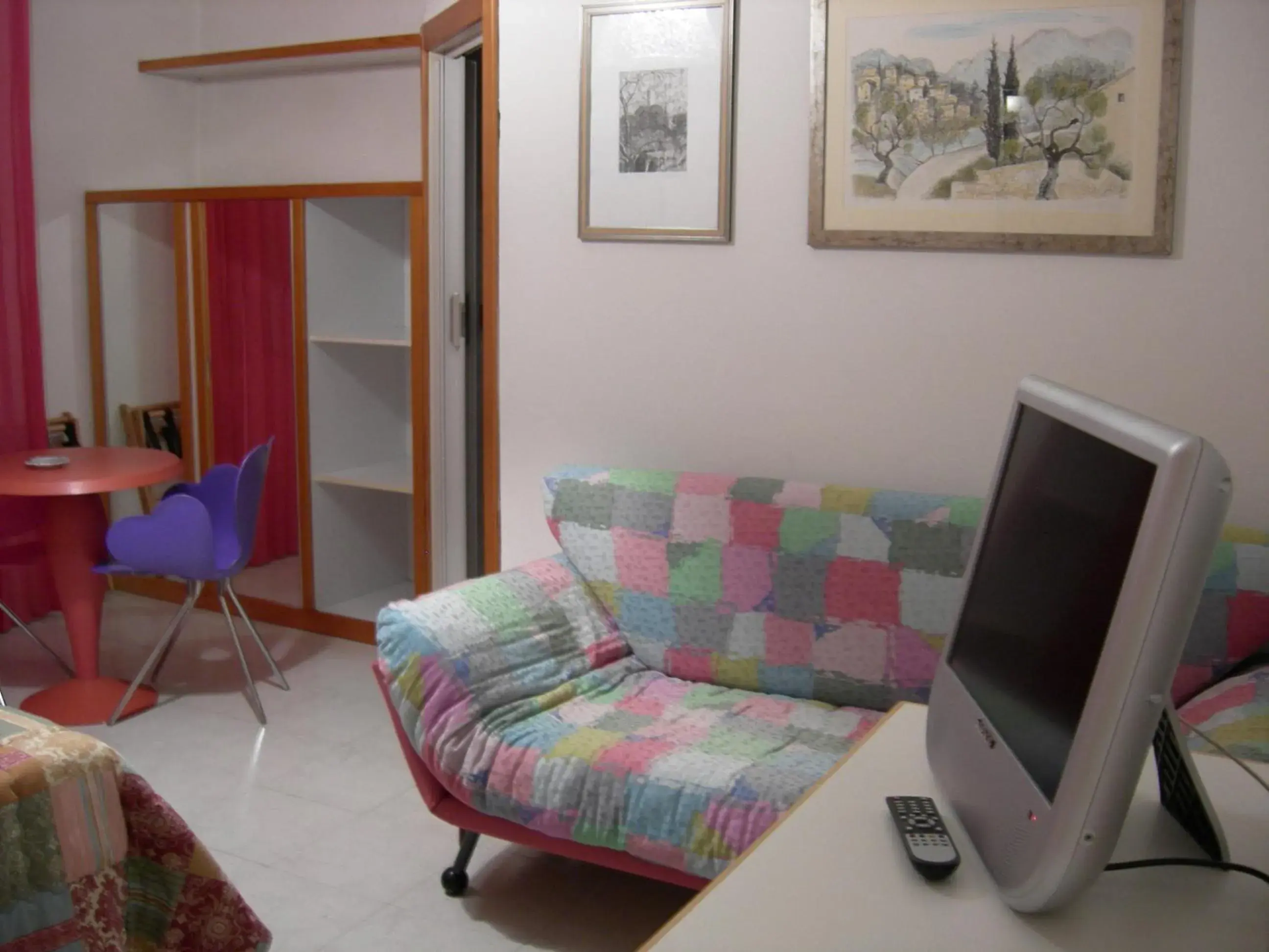 TV and multimedia, Seating Area in Hotel Il Falchetto