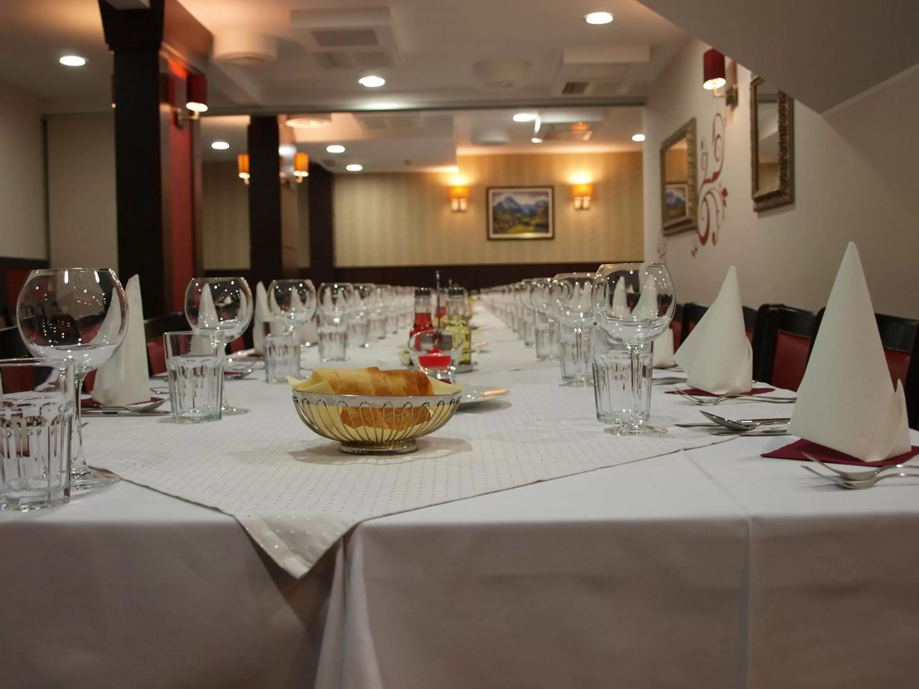 Restaurant/Places to Eat in Hotel Mangart