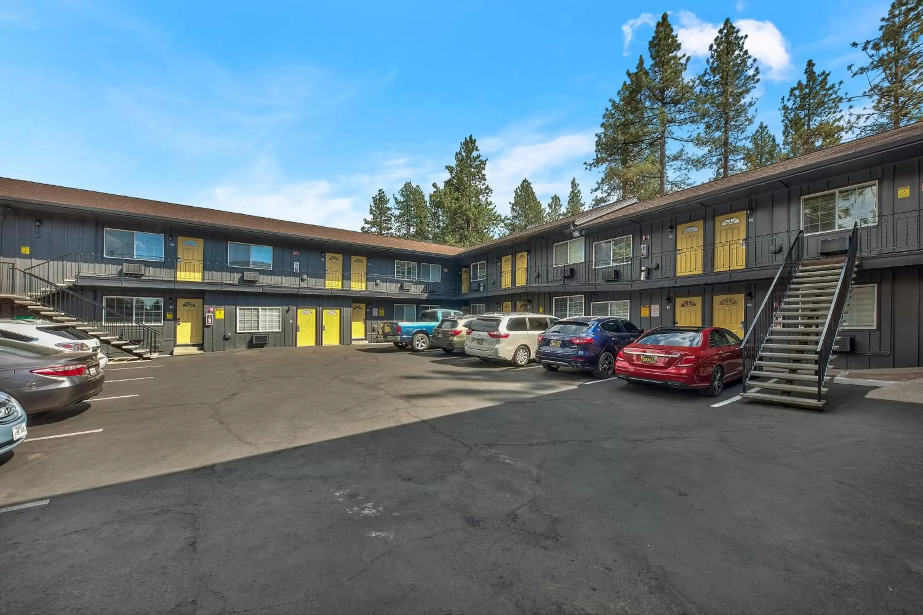 Property building in Lake Ridge South Lake Tahoe Property building in Lake Ridge South Lake Tahoe