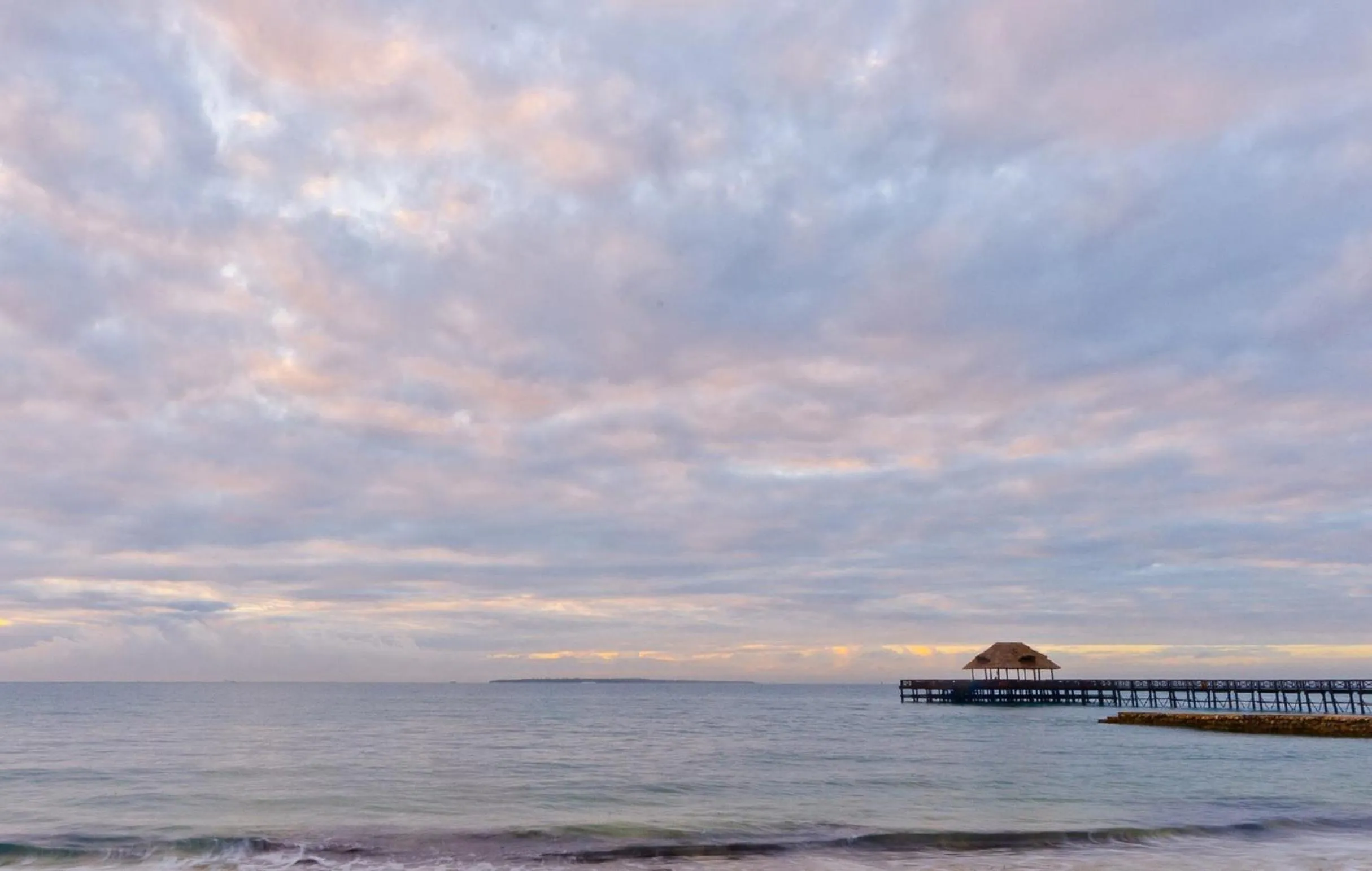 Restaurant/places to eat in White Sands Hotel